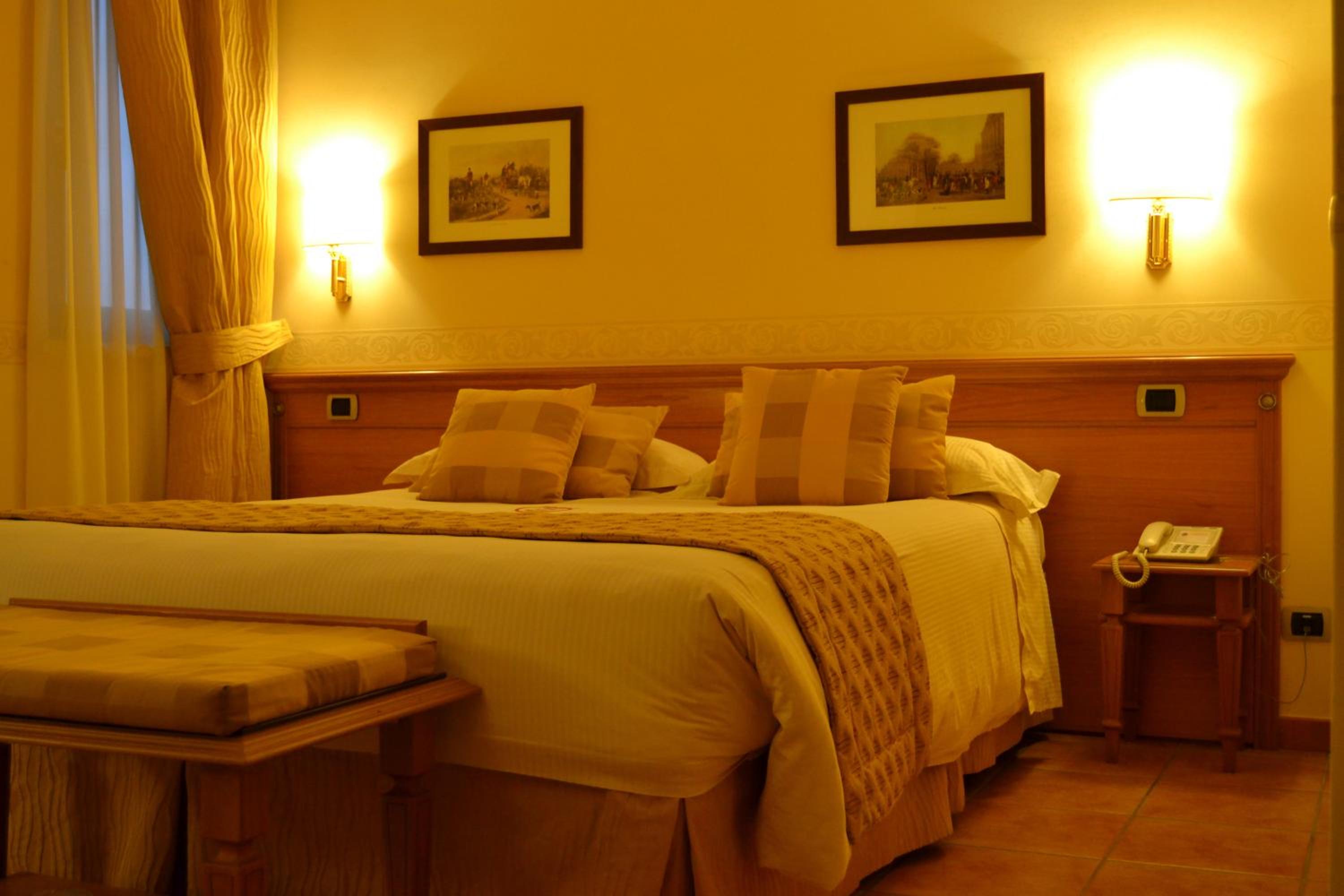 Deluxe Double Room - Photo 5