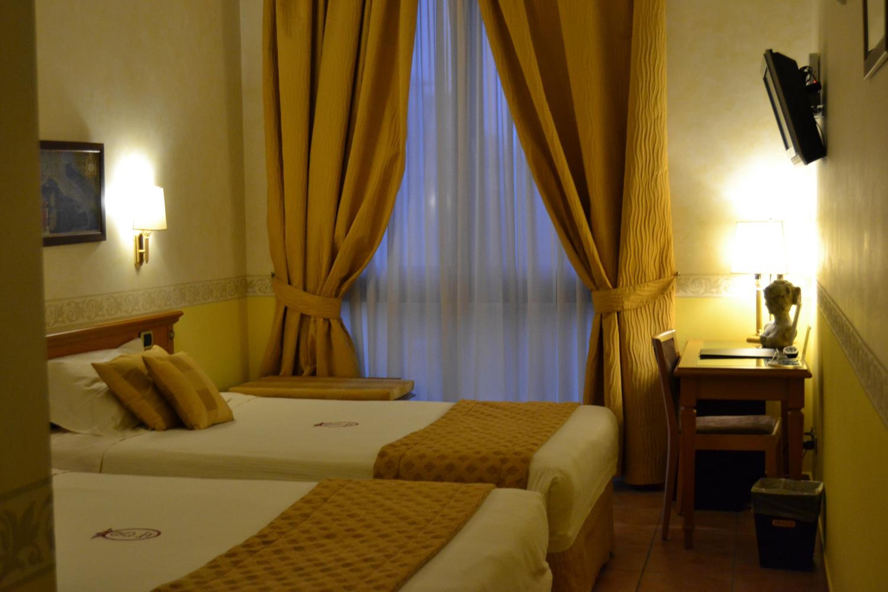 Deluxe Twin Room - Photo 2