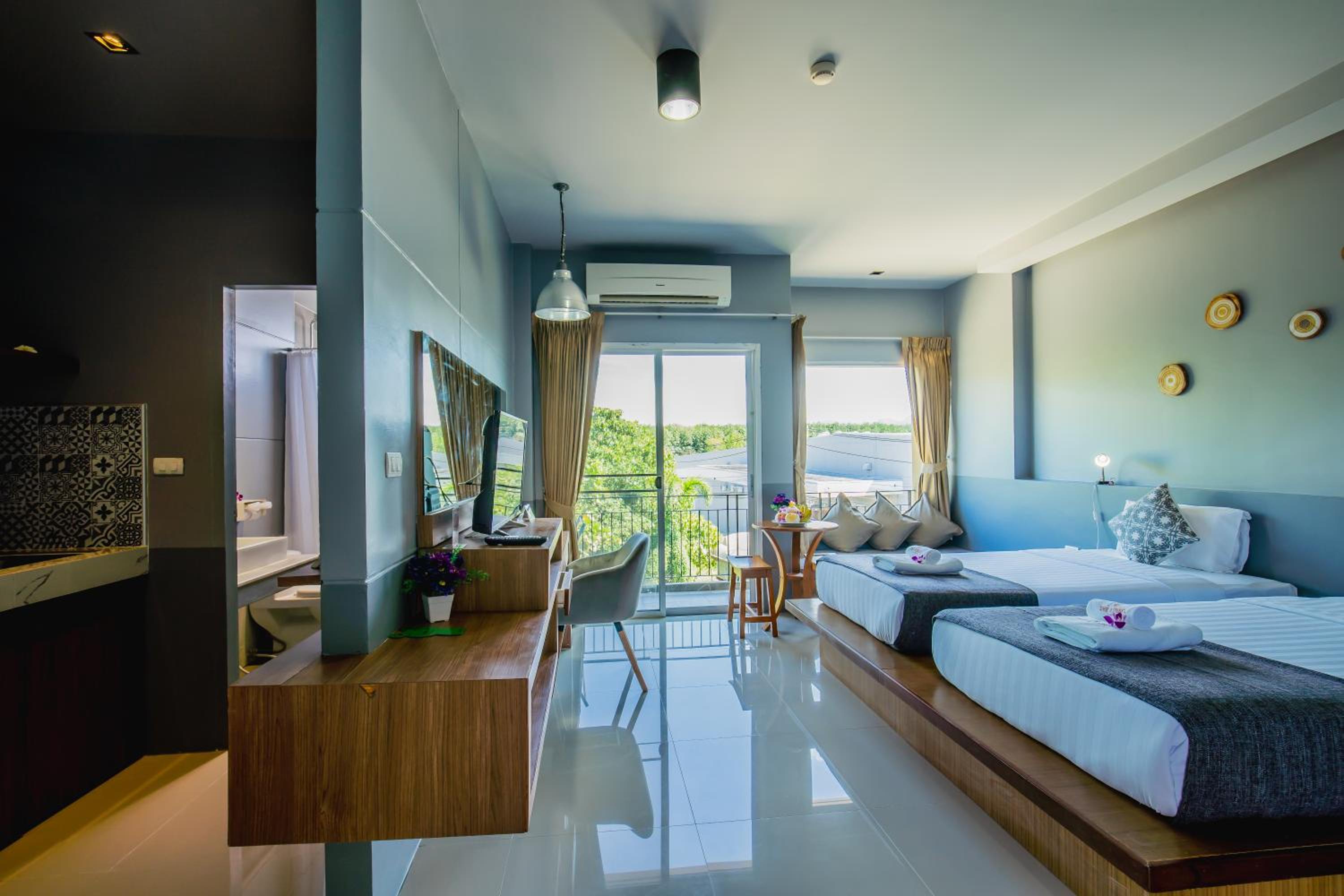 Deluxe King or Twin Room