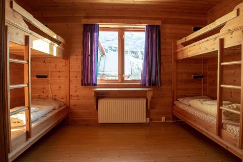 Quadruple Room with Shared Bathroom - Photo 6