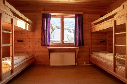 Quadruple Room with Shared Bathroom - Photo 5