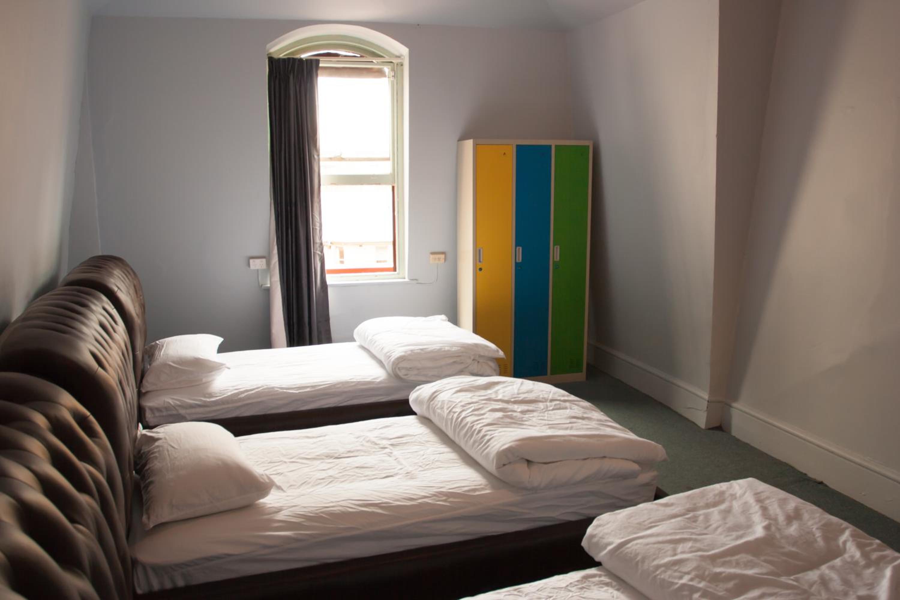 Single Bed in 3 Bed Mixed Dormitory photo 2