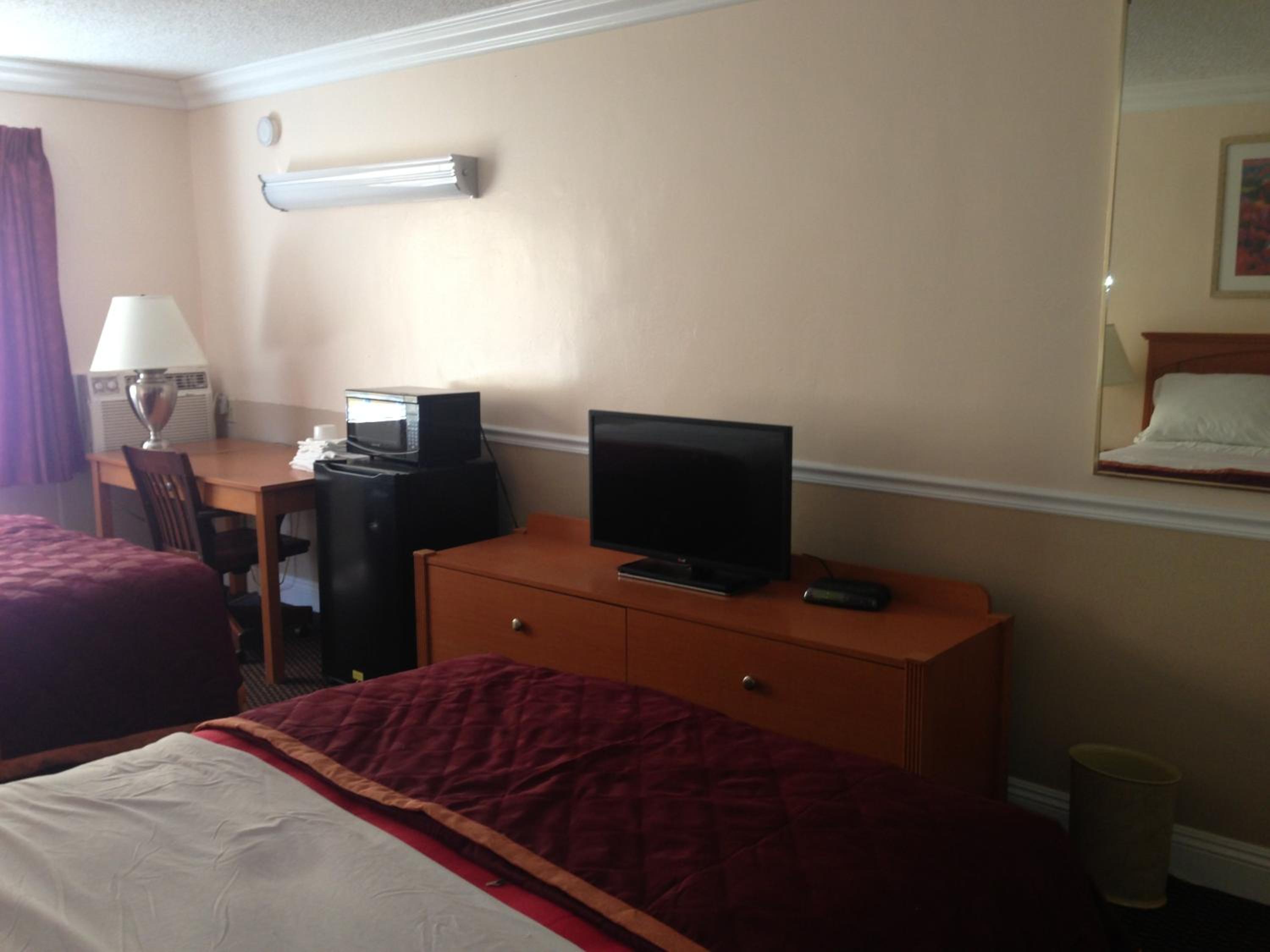 Double Room with Two Double Beds - Non-Smoking - Photo 4