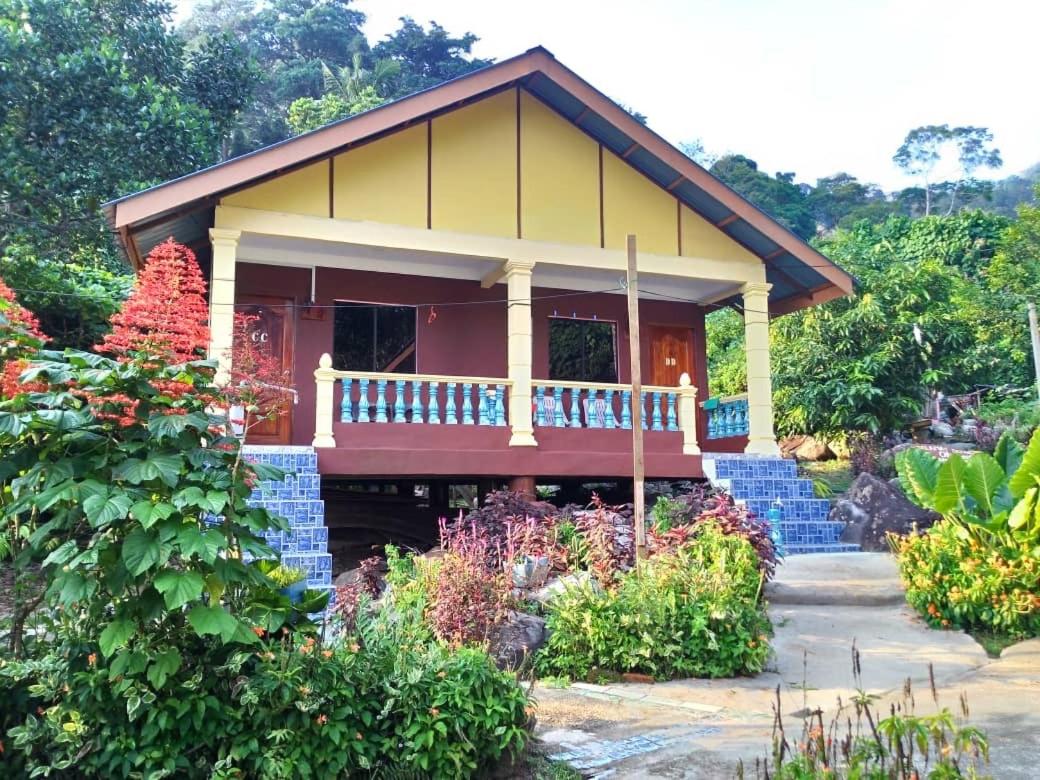 Triple Room with Garden View (Steep staircase)