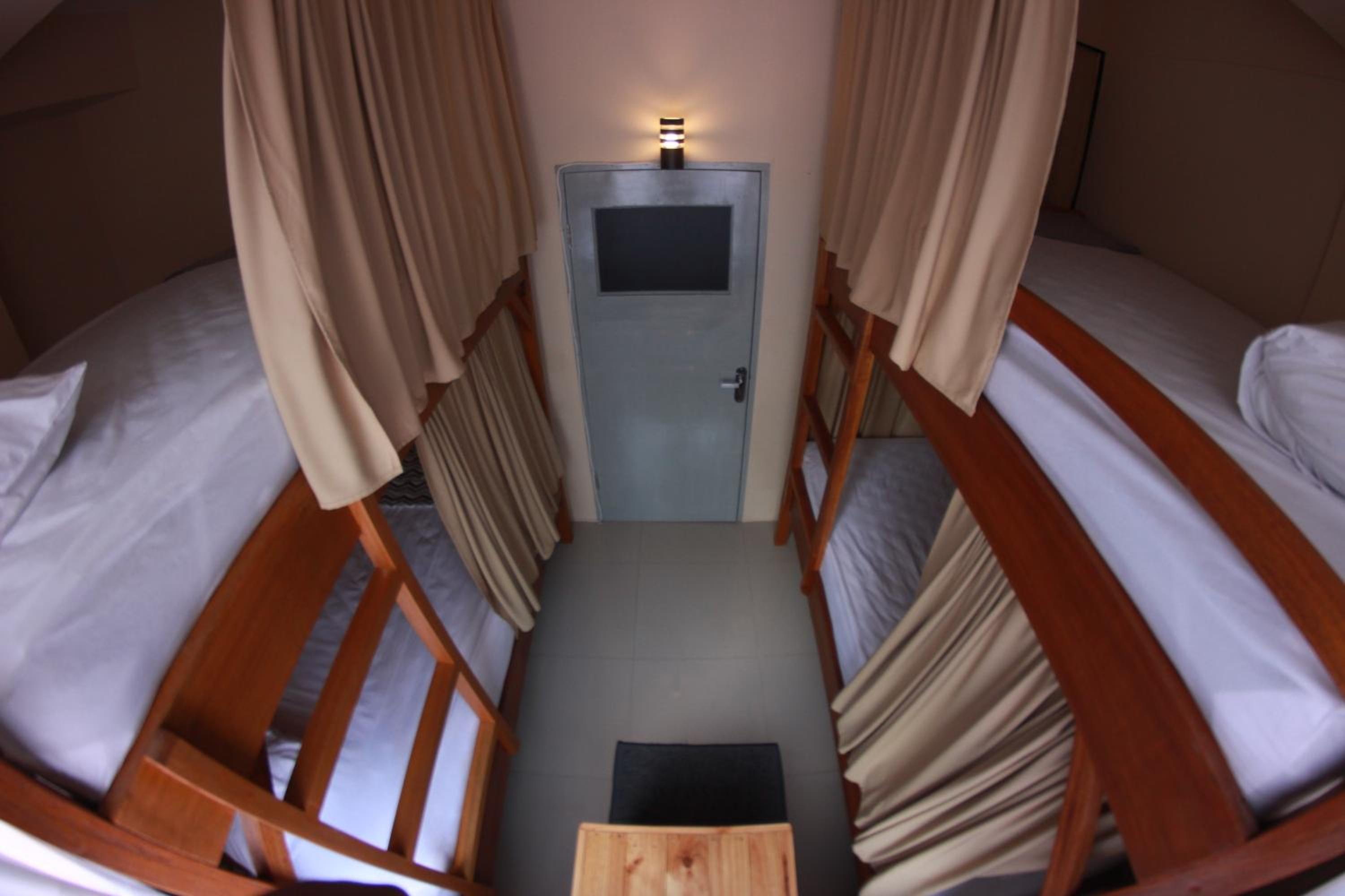 Bed in 4-Bed Mixed Dormitory Room photo 3