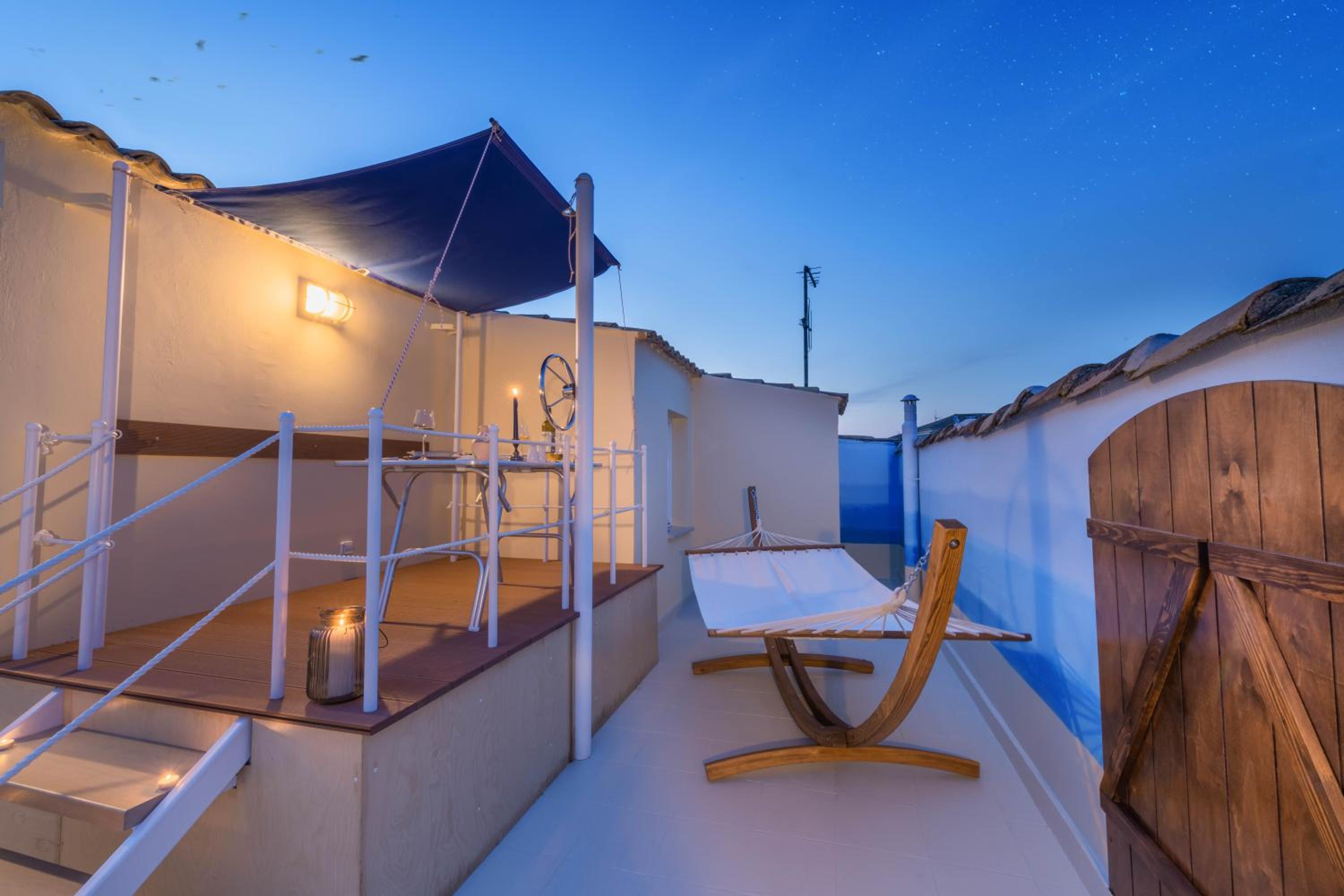 Studio Apartment with Sea View photo 2