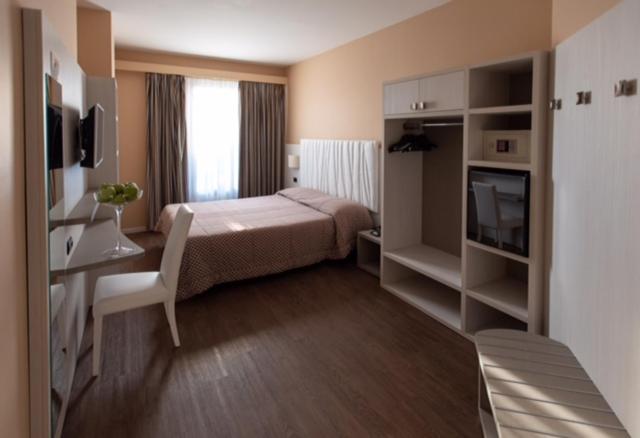 Double Room - Photo 3