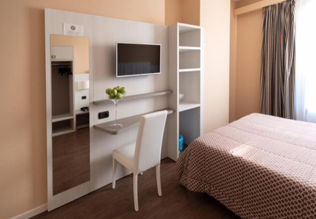 Double Room - Photo 2