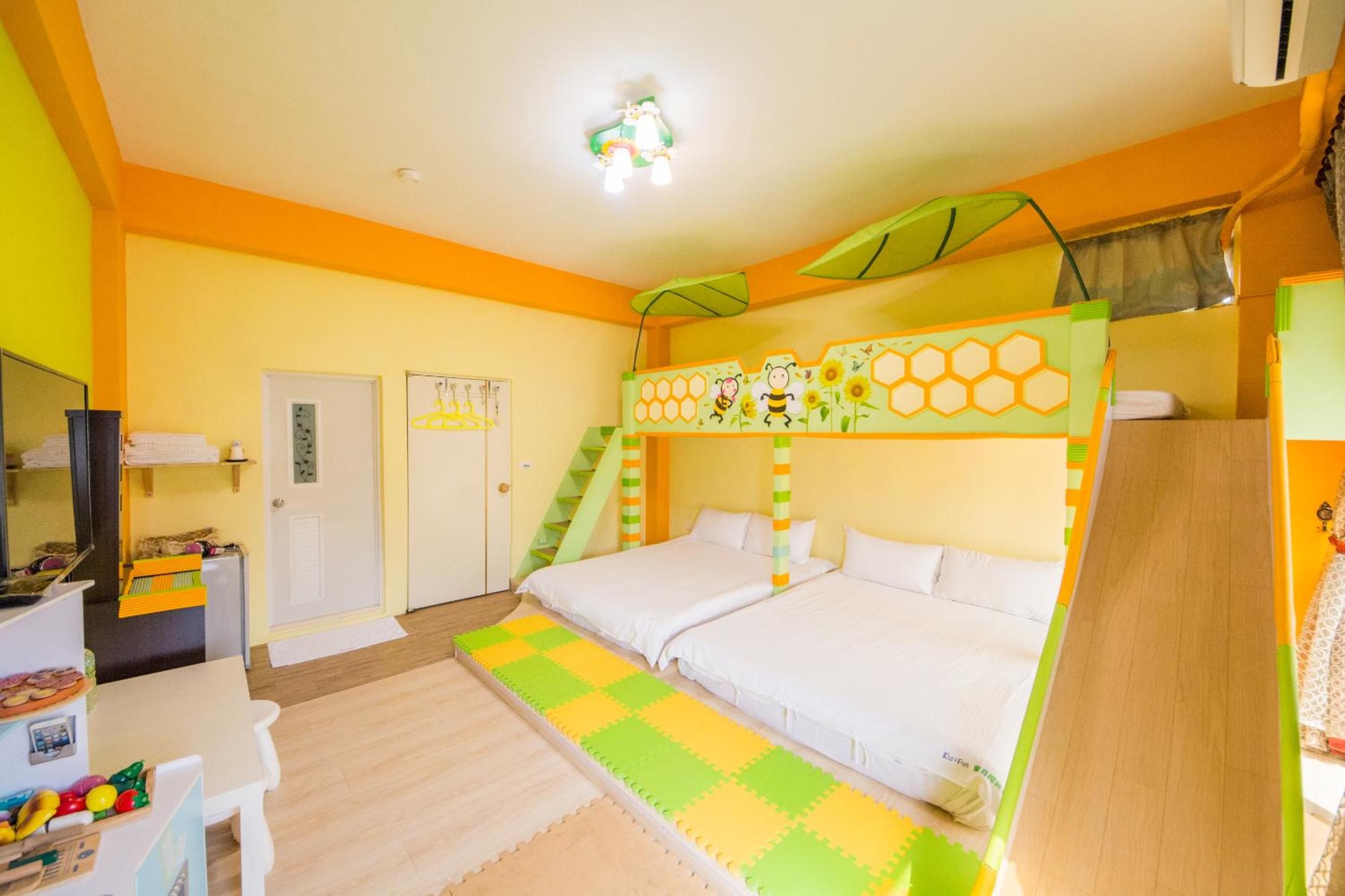 Quadruple Room - Photo 5