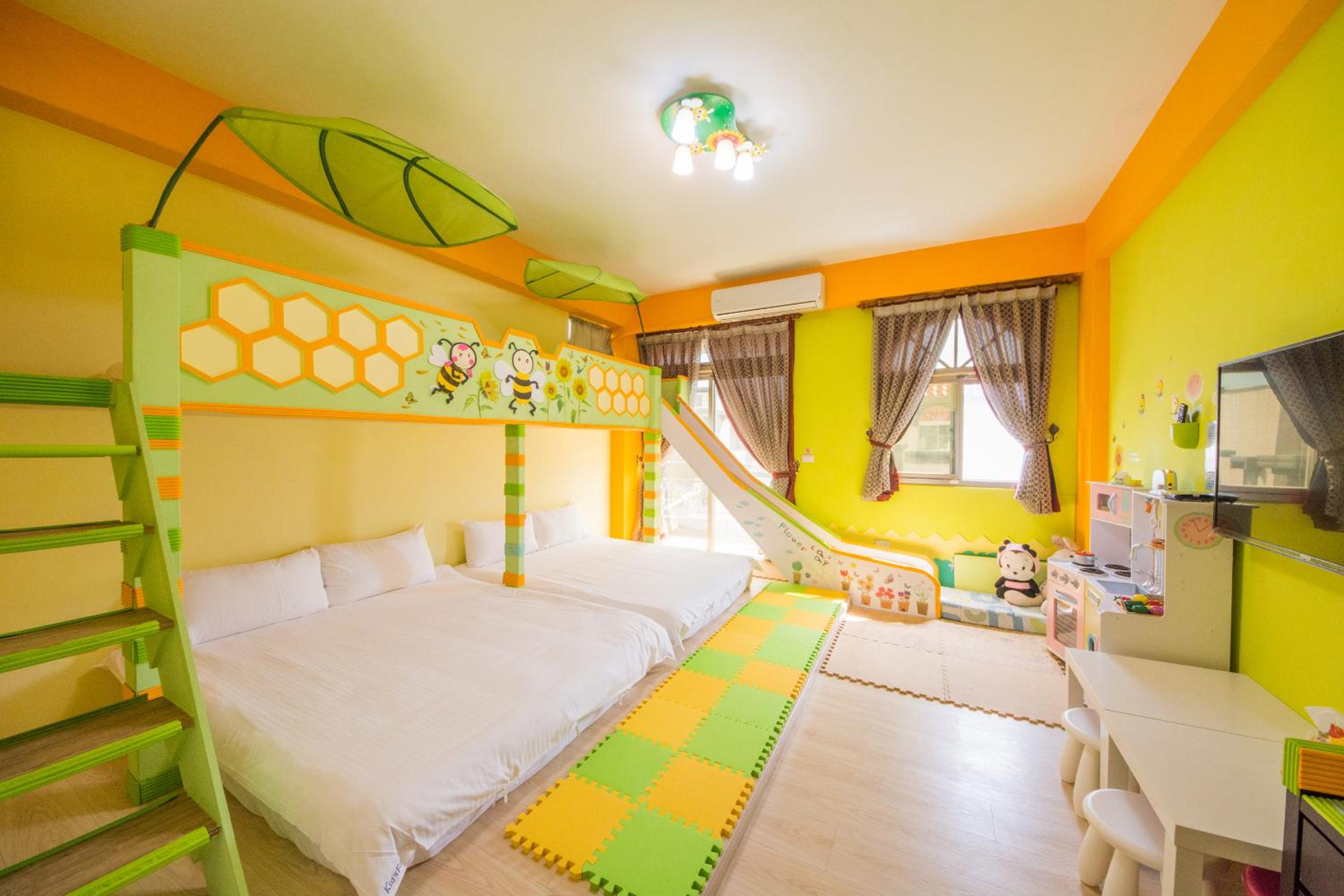 Quadruple Room - Photo 1