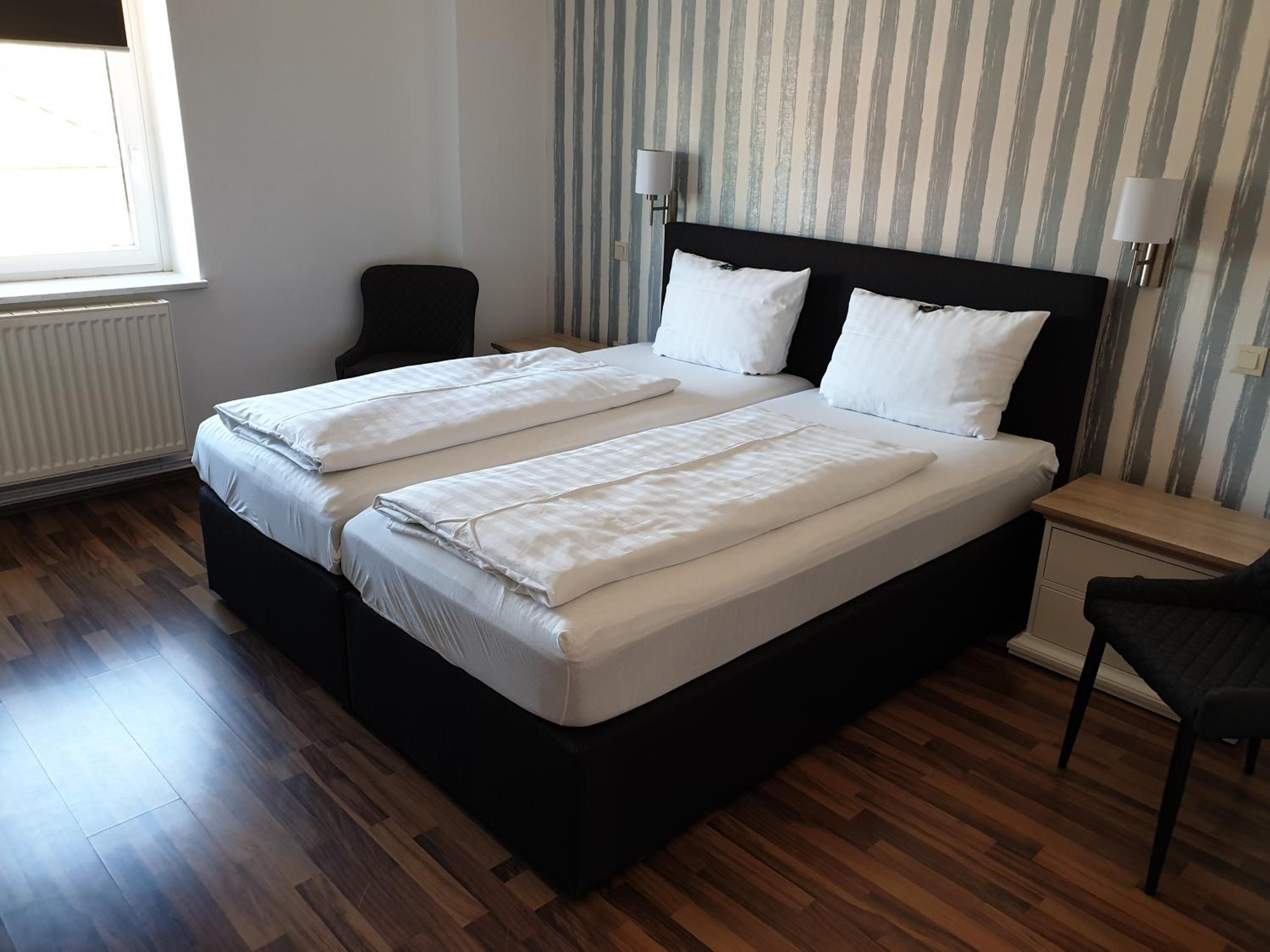 One-Bedroom Suite - Photo 3