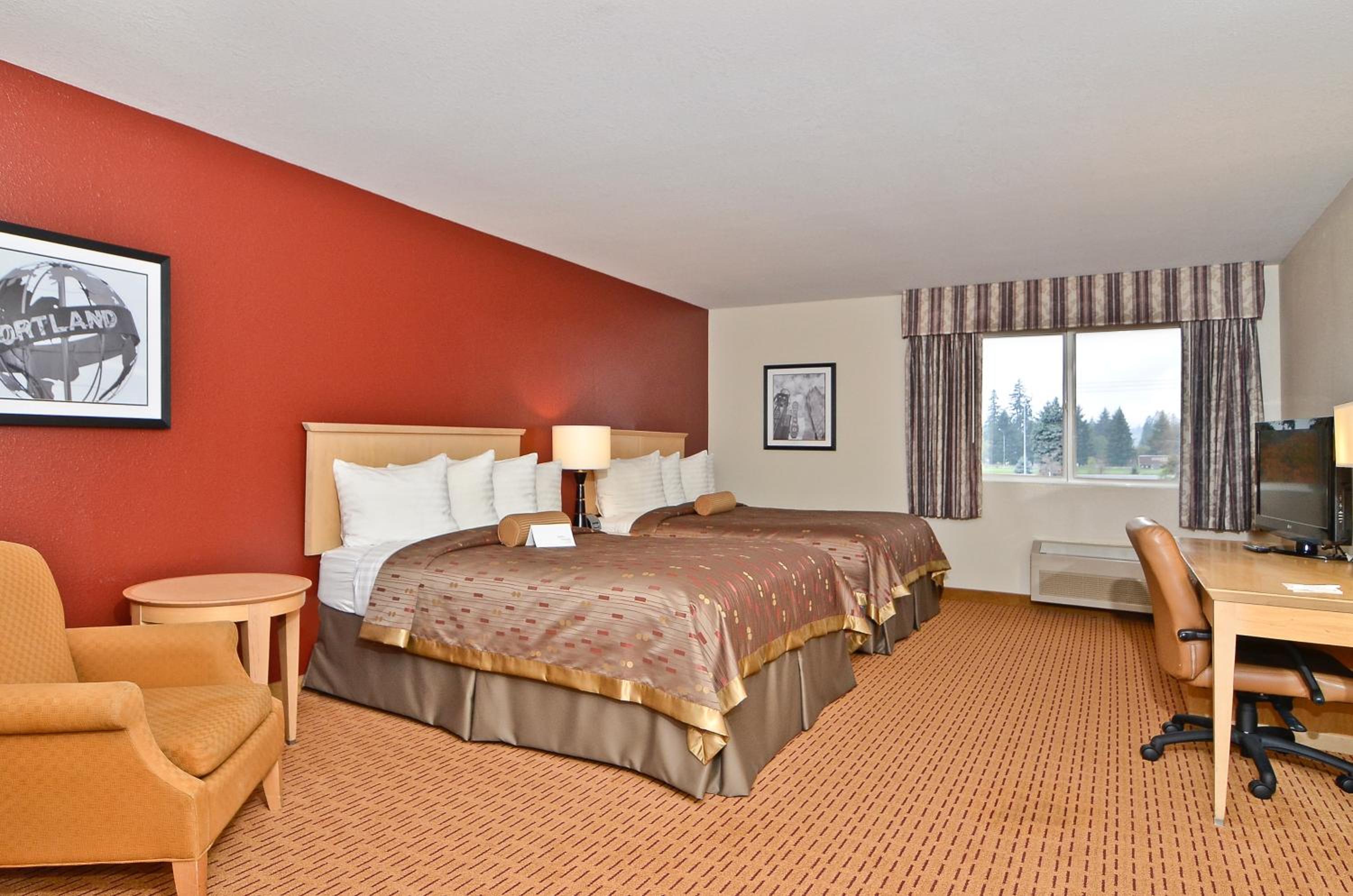 Queen Room with Two Queen Beds - Photo 1