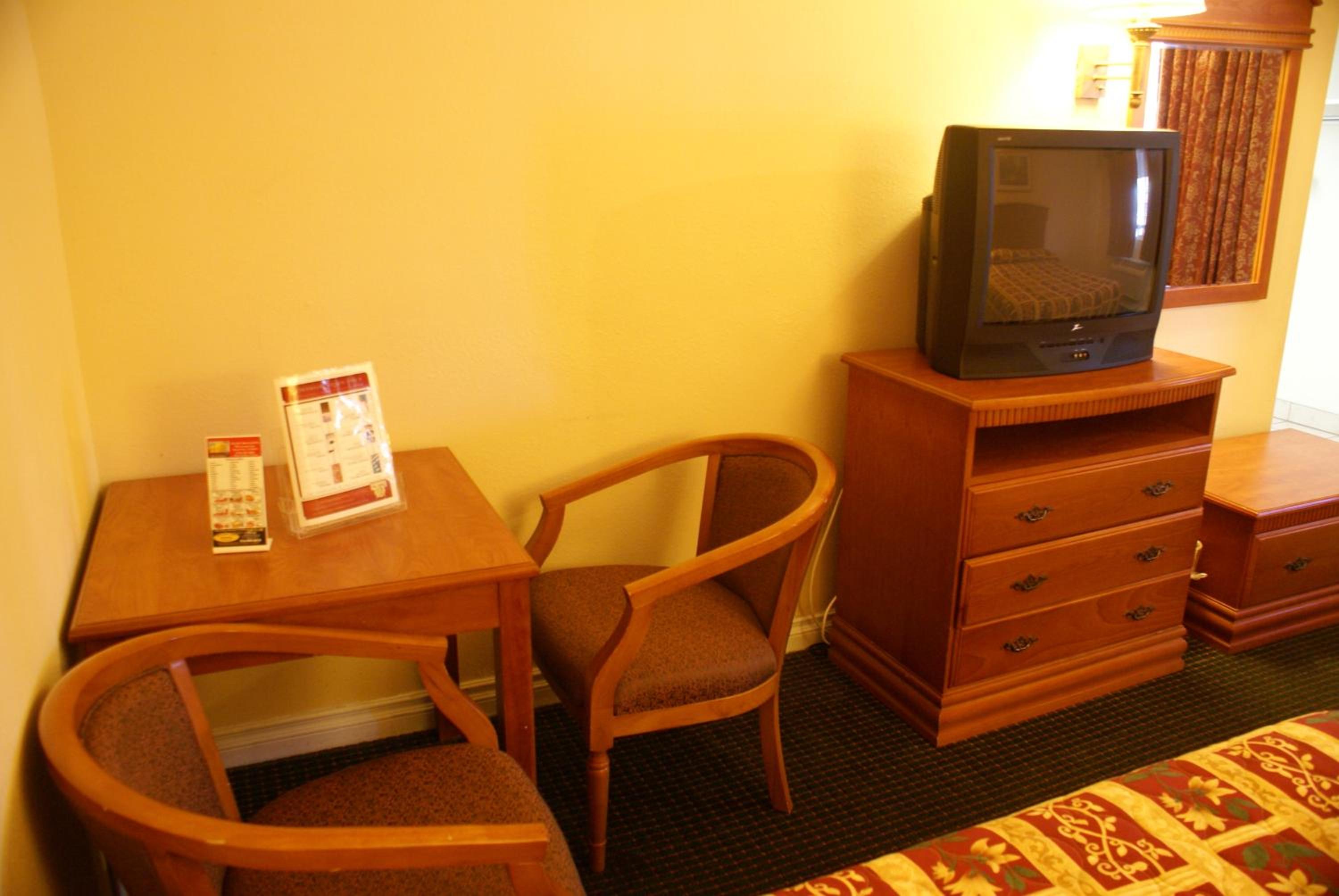 Standard Family Room - Photo 2