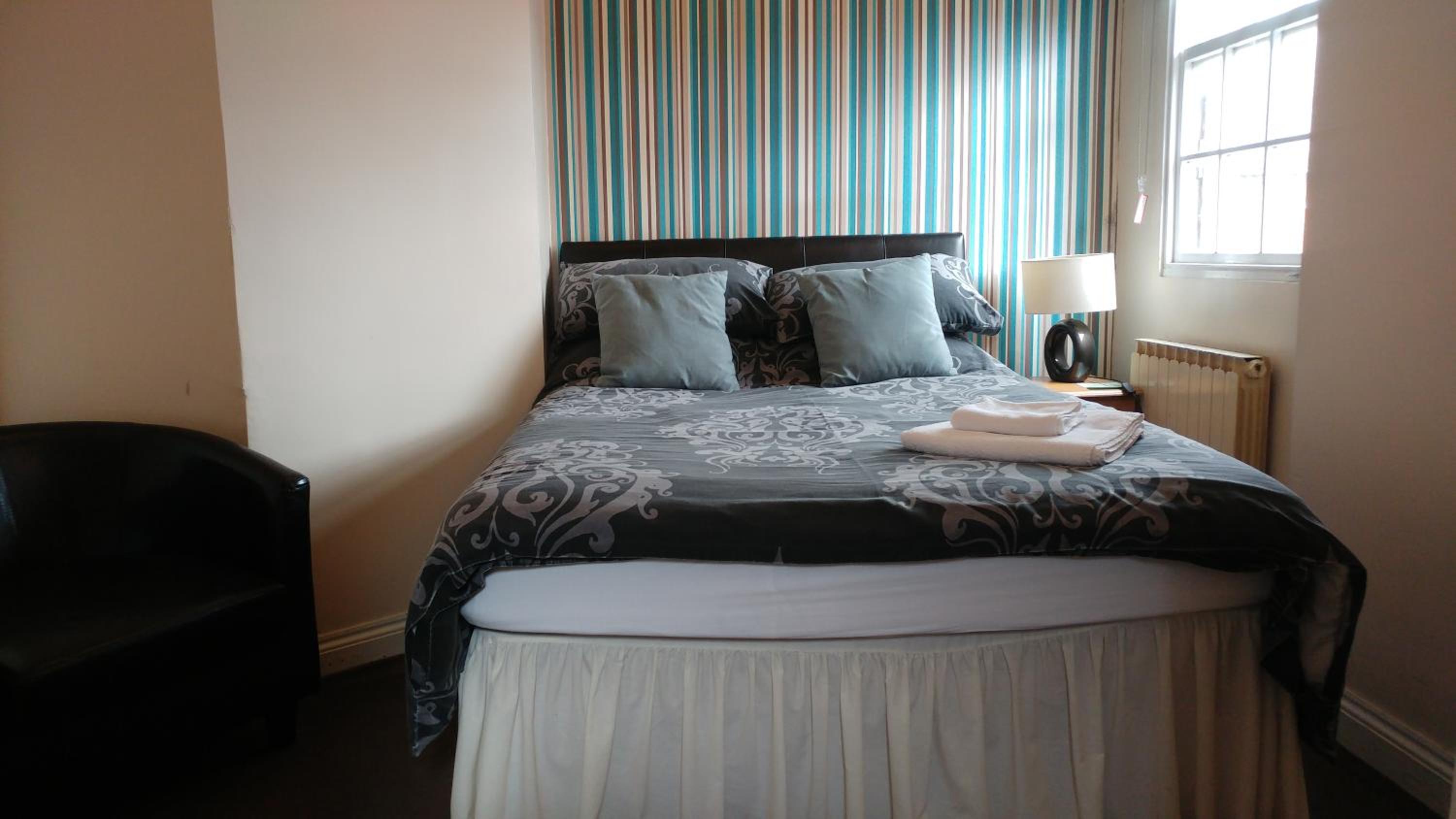 En Suite Standard Double Room - Photo 4