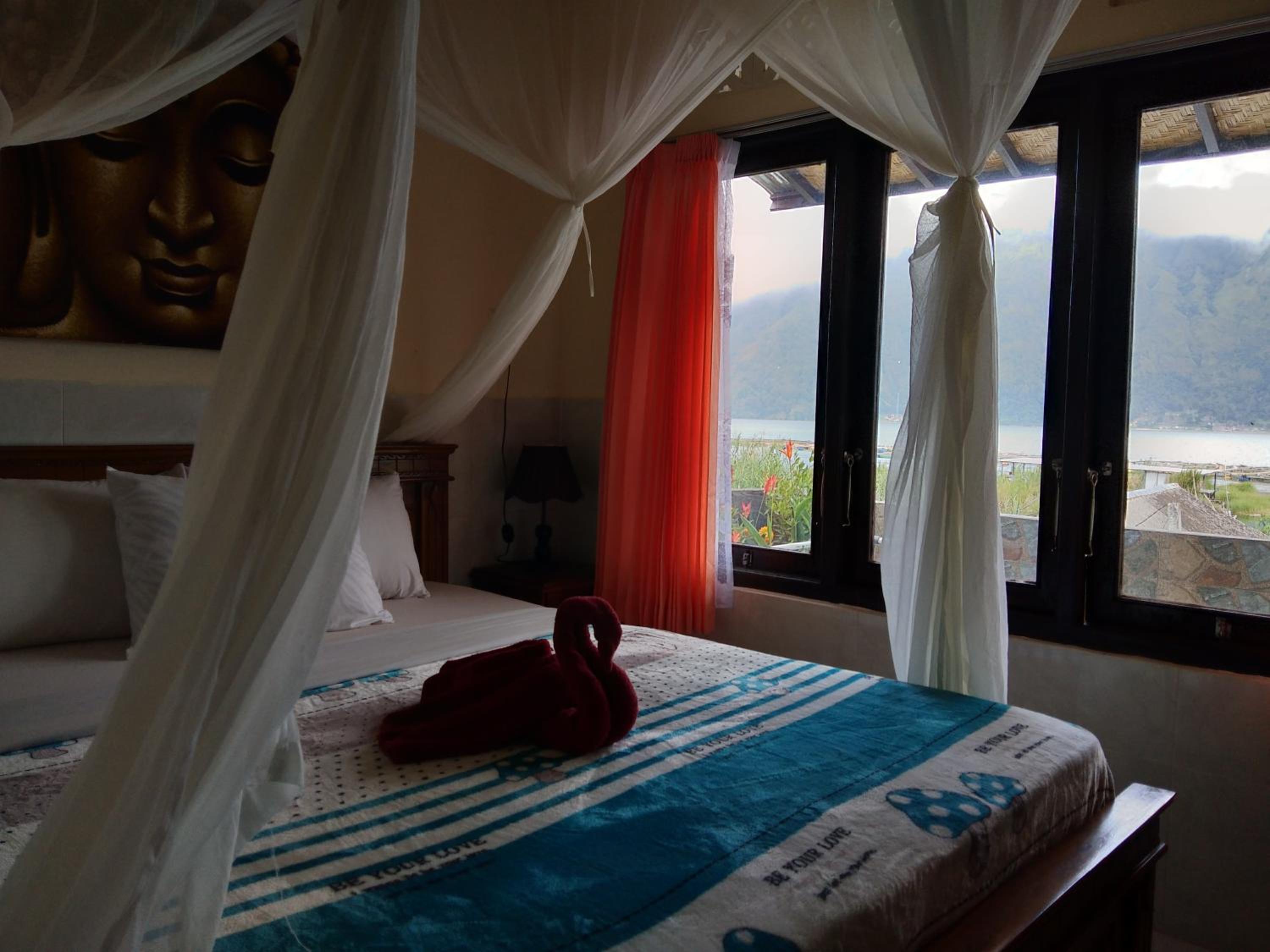 Double Room with Lake View - Photo 30