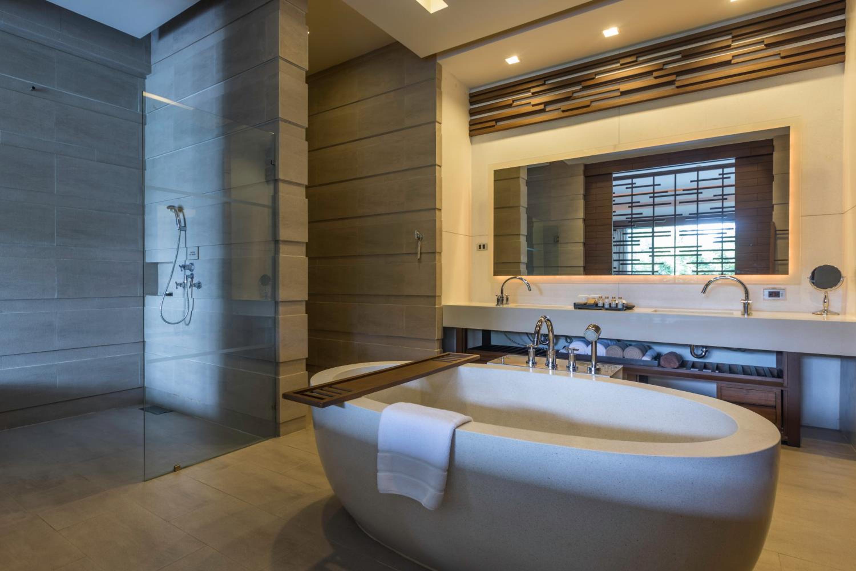 Deluxe Sky Pool Suite photo 3