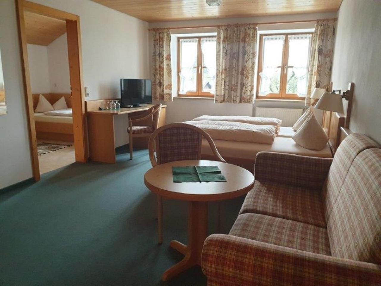 Standard Double Room photo 2