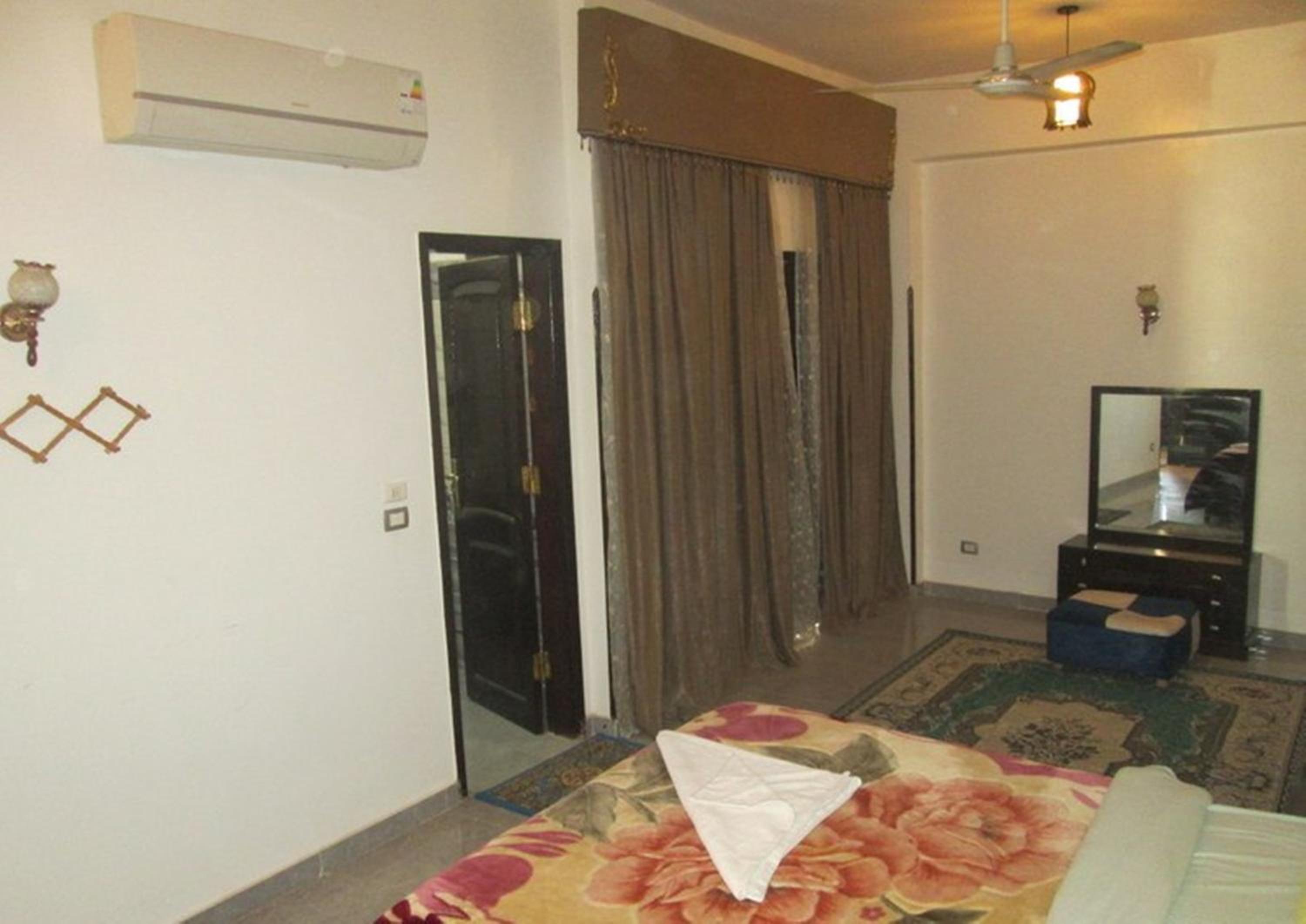 Two-Bedroom Apartment - Photo 22