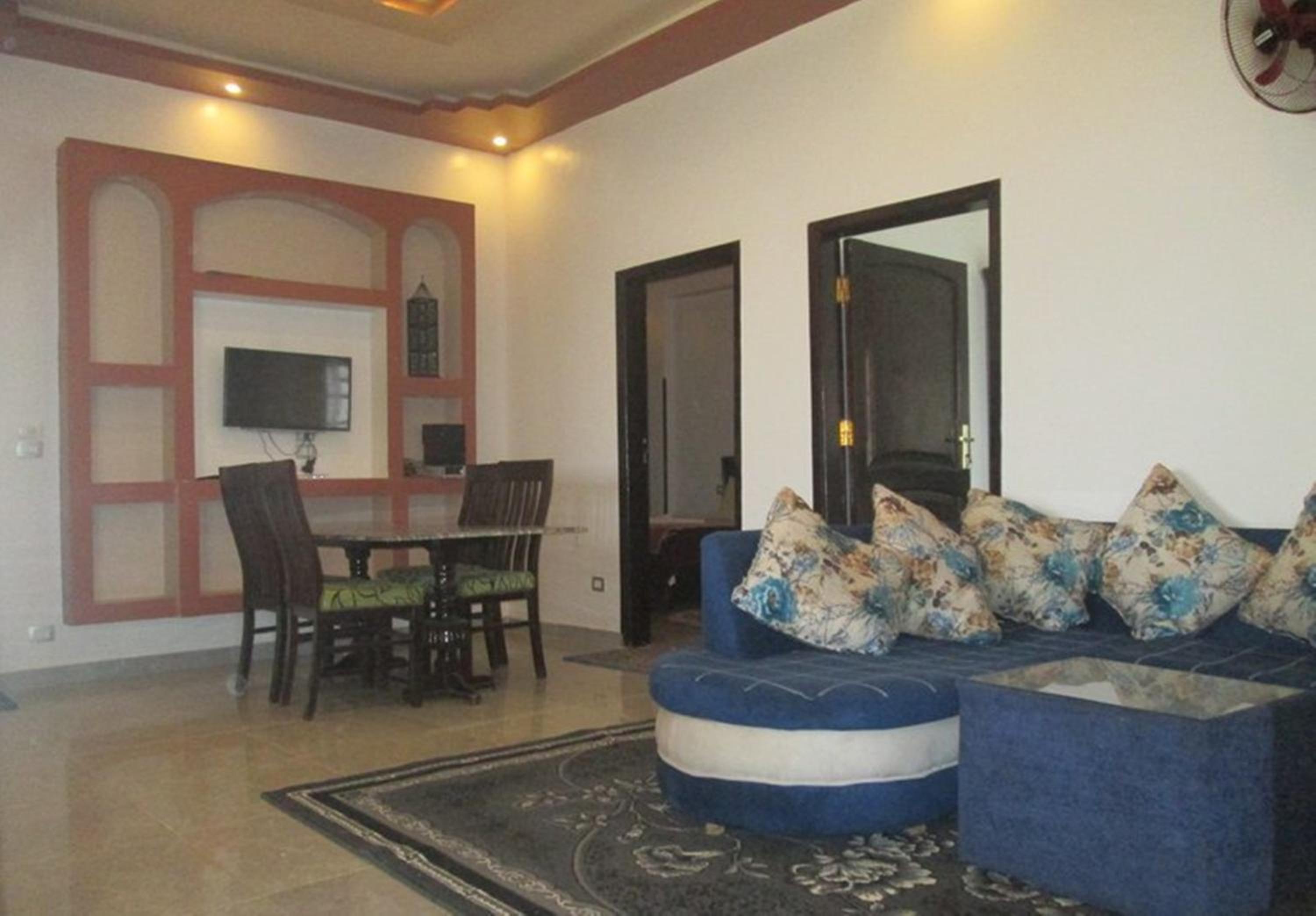Two-Bedroom Apartment - Photo 31