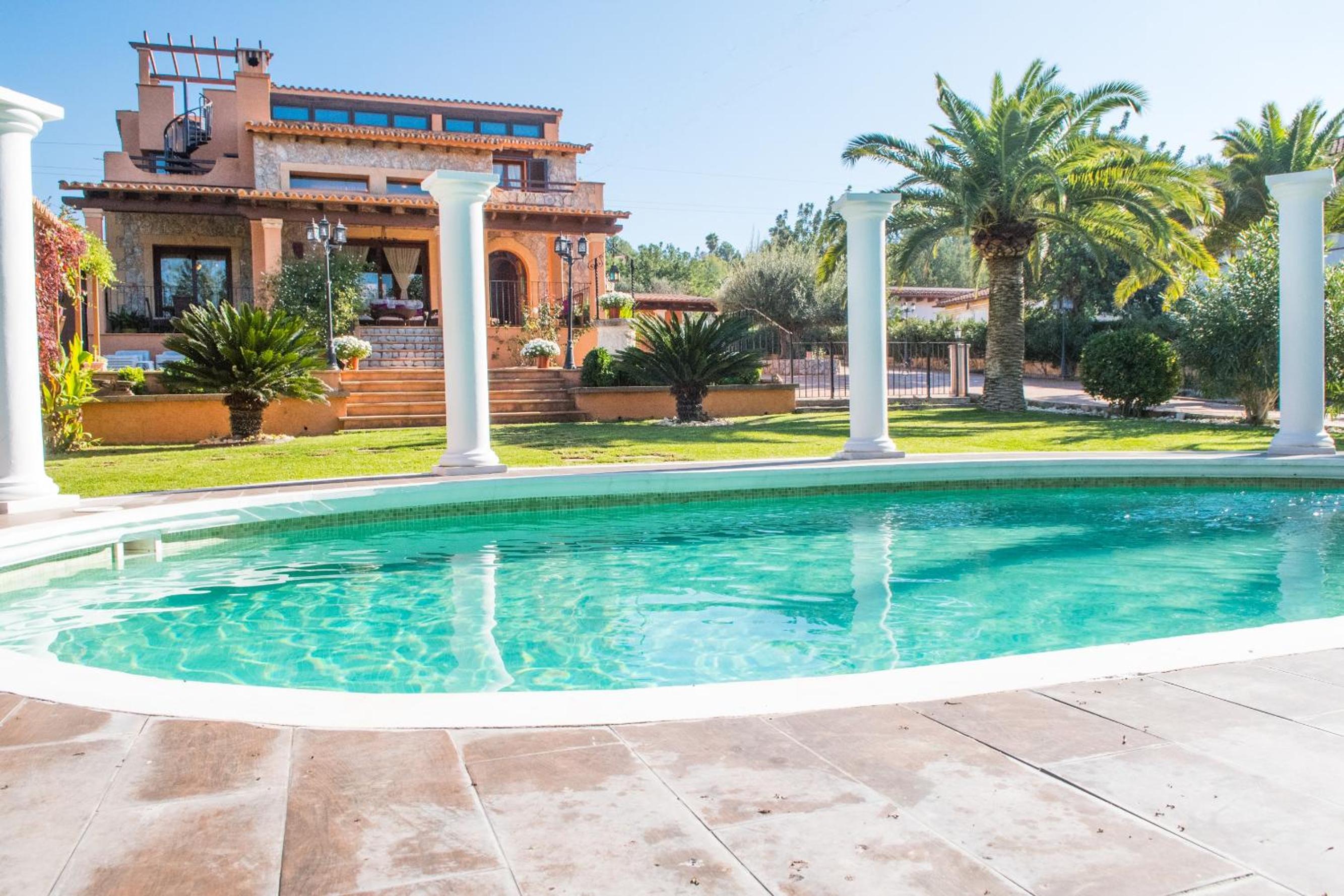 Villa photo 3