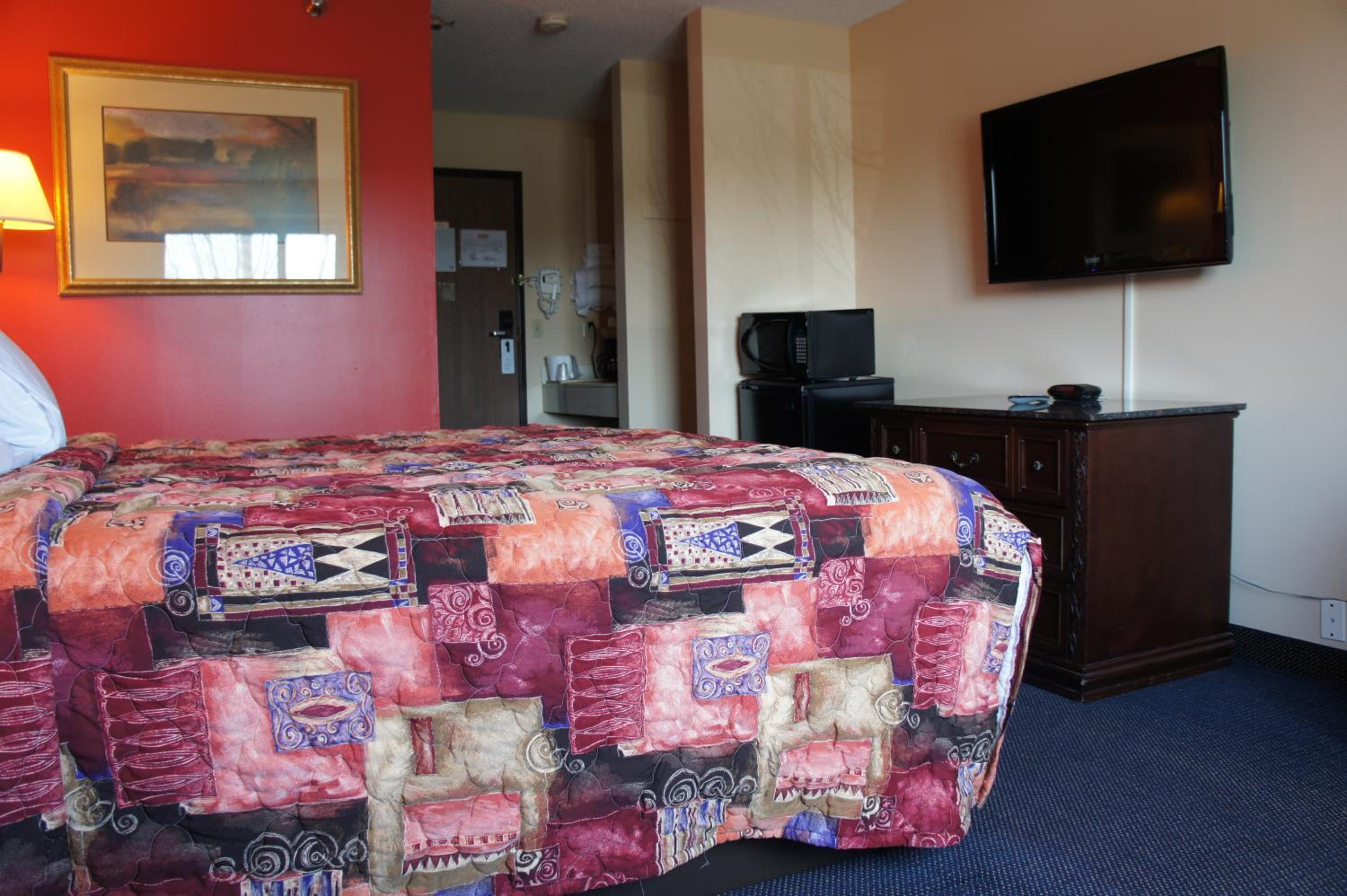 King Room - Non-Smoking - Photo 4