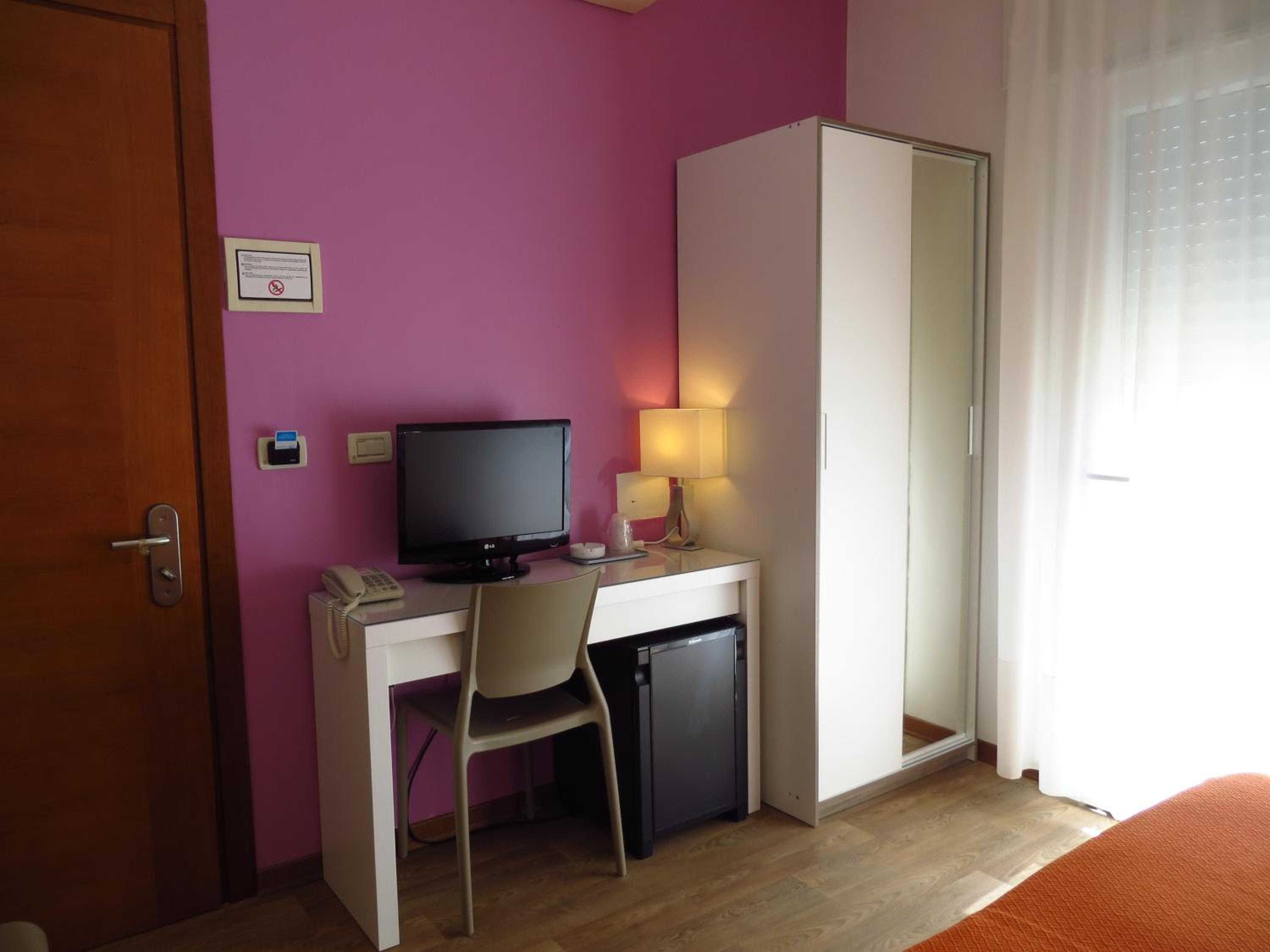 Double or Twin Room photo 2