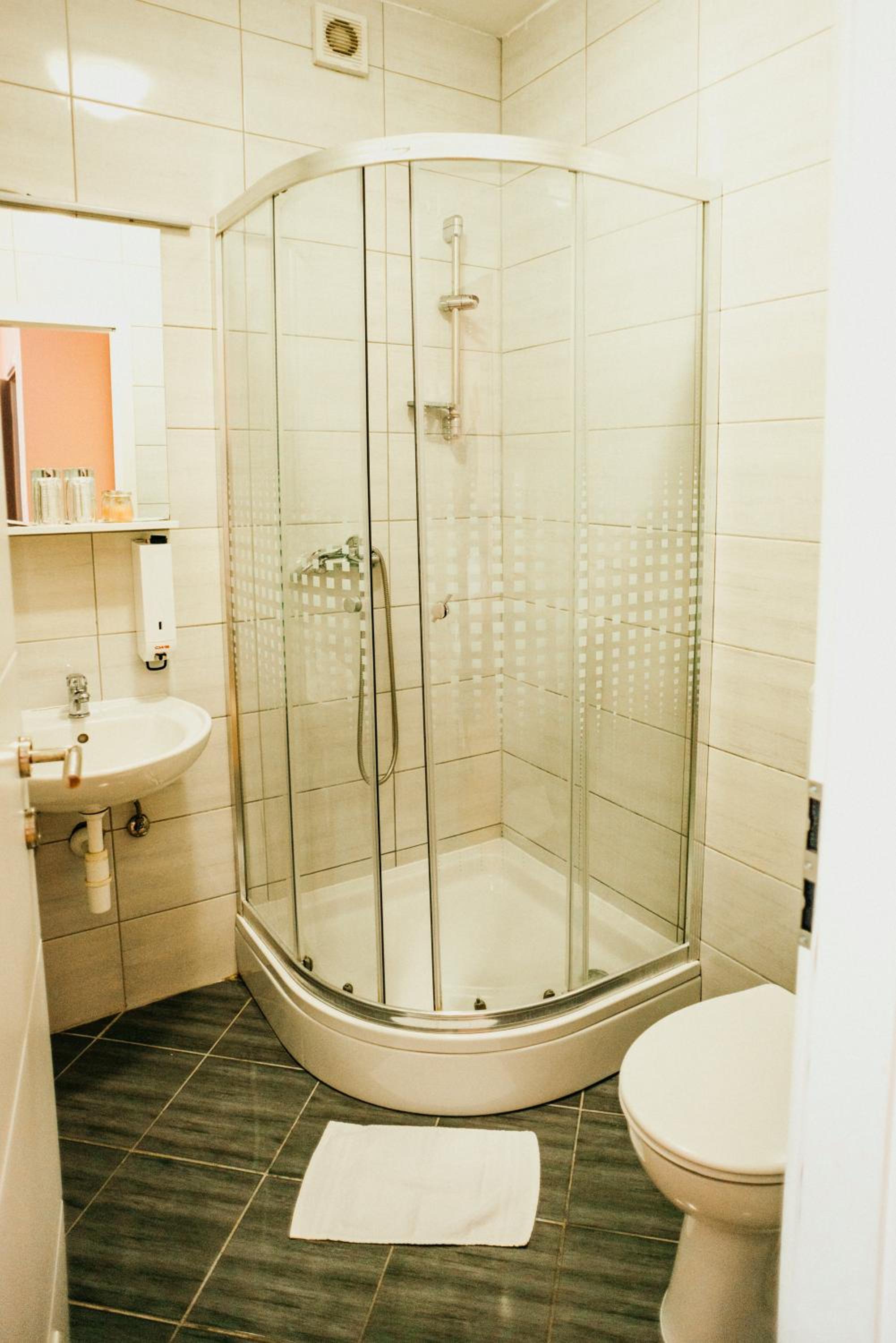 Triple Room - Photo 5