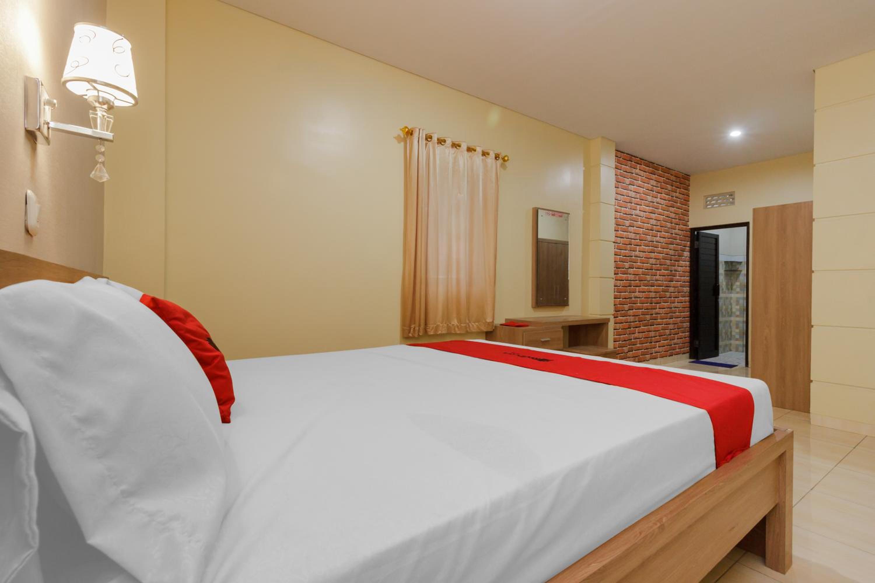 Deluxe Double or Twin Room - Photo 5