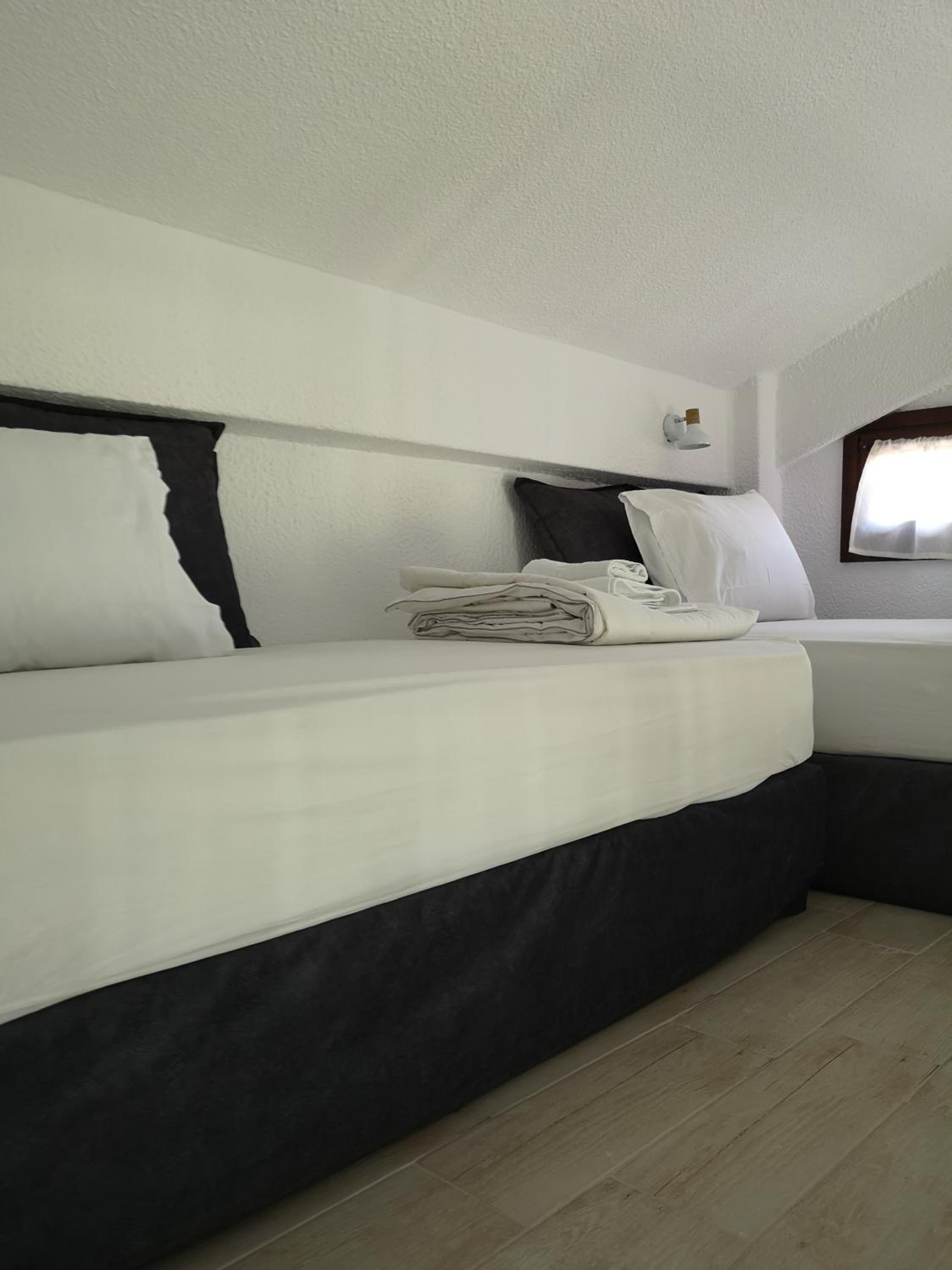 Studio Apartment with Sea View photo 3