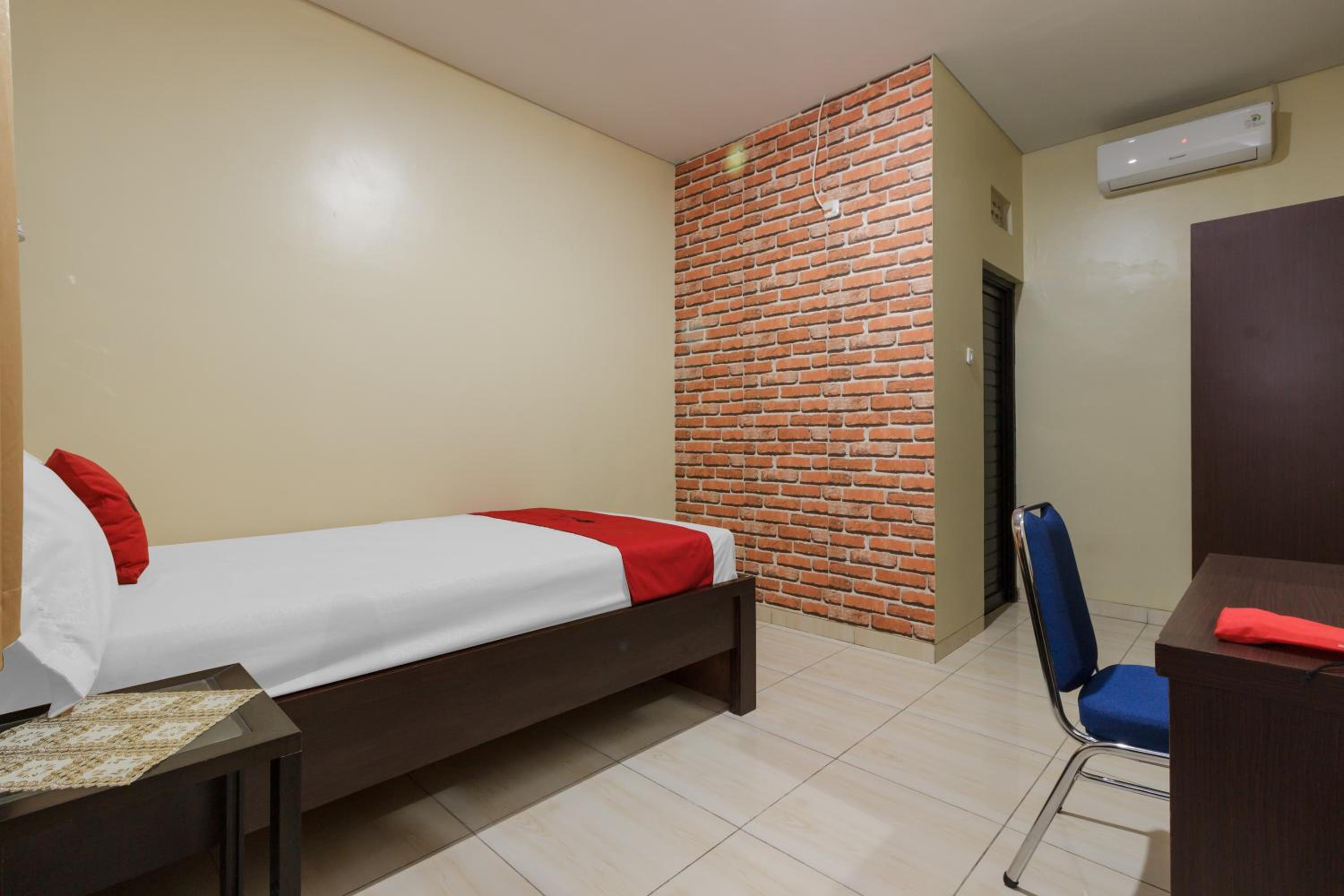 Double Room - Photo 6