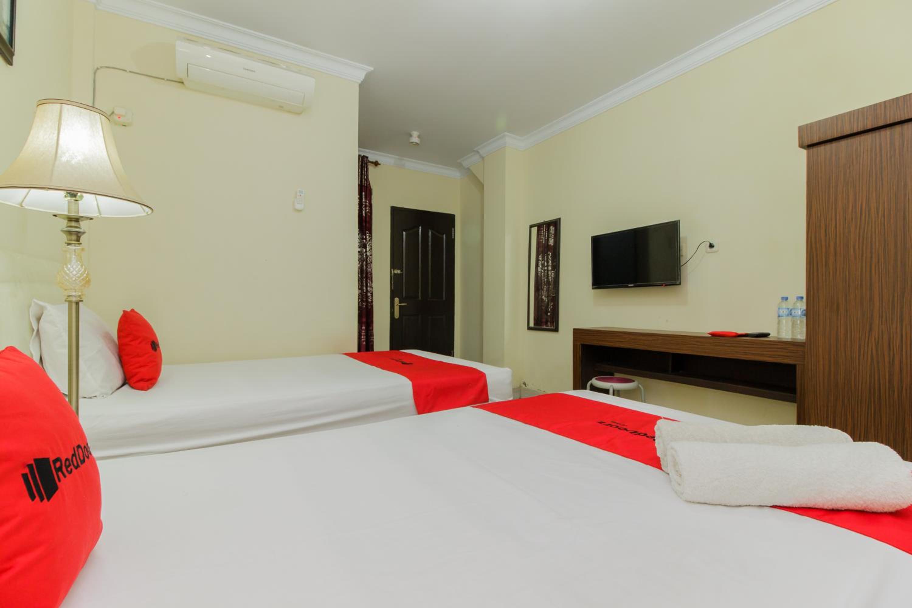Standard Twin Room - Photo 1