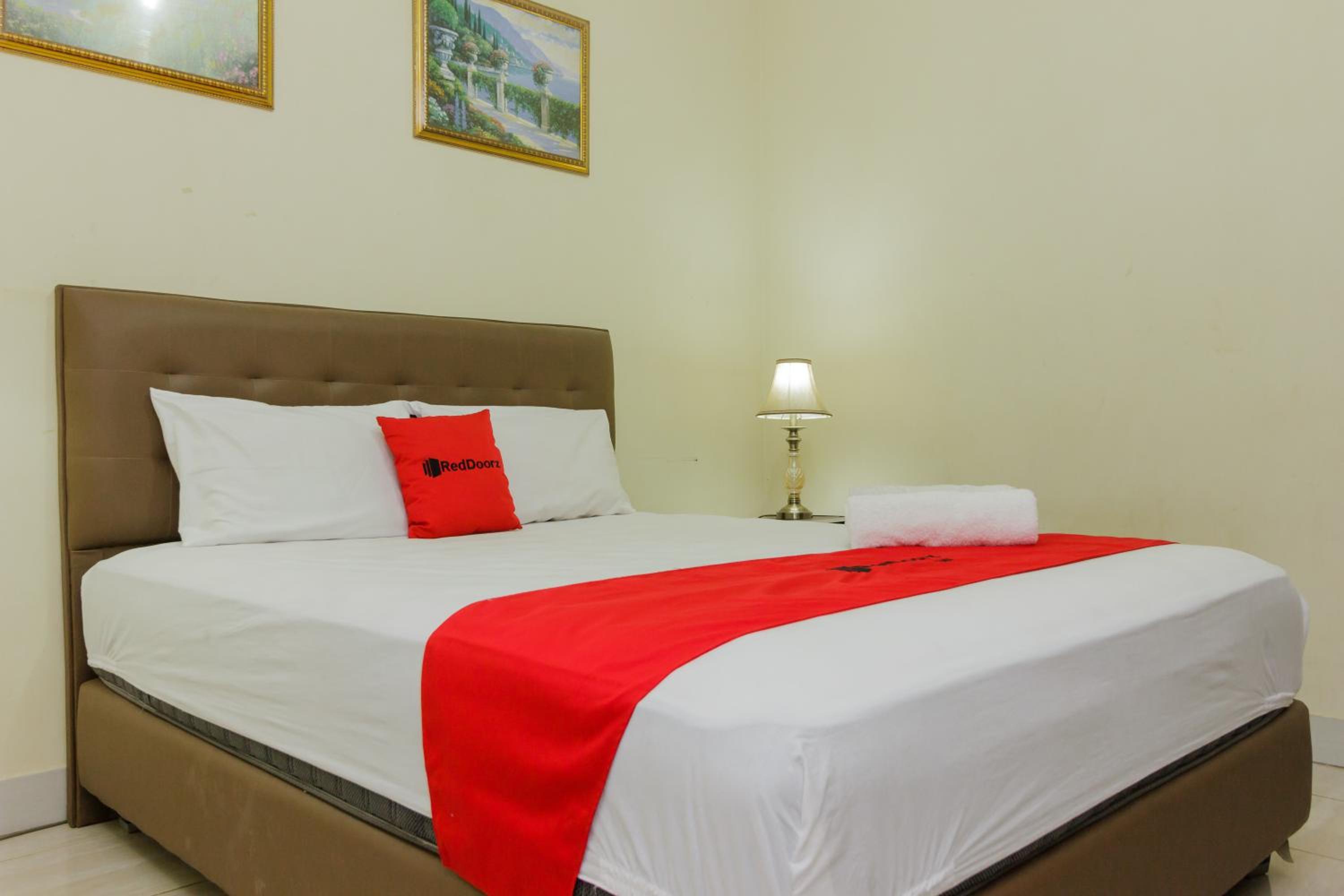 Standard Double Room - Photo 12