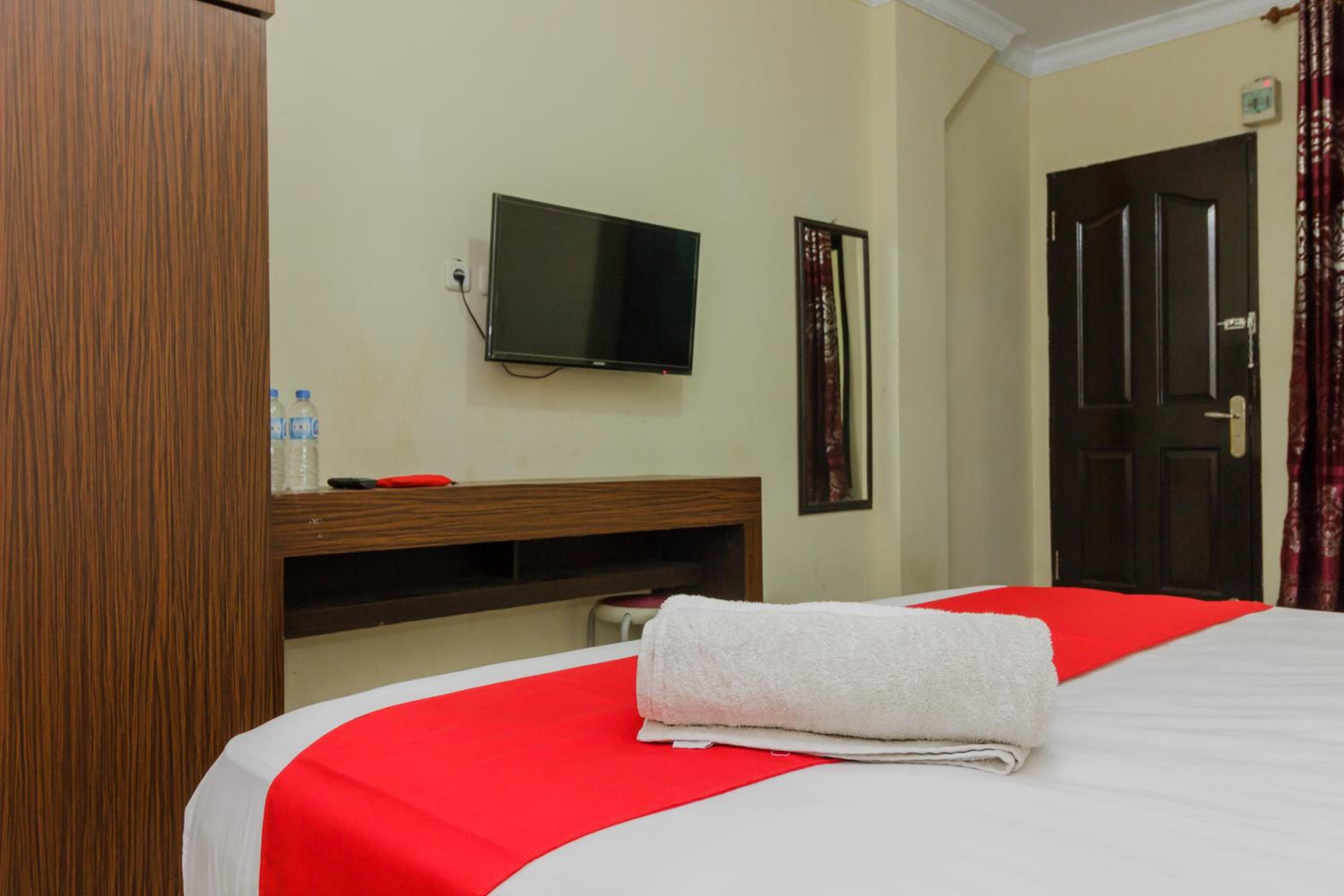 Standard Double Room - Photo 9