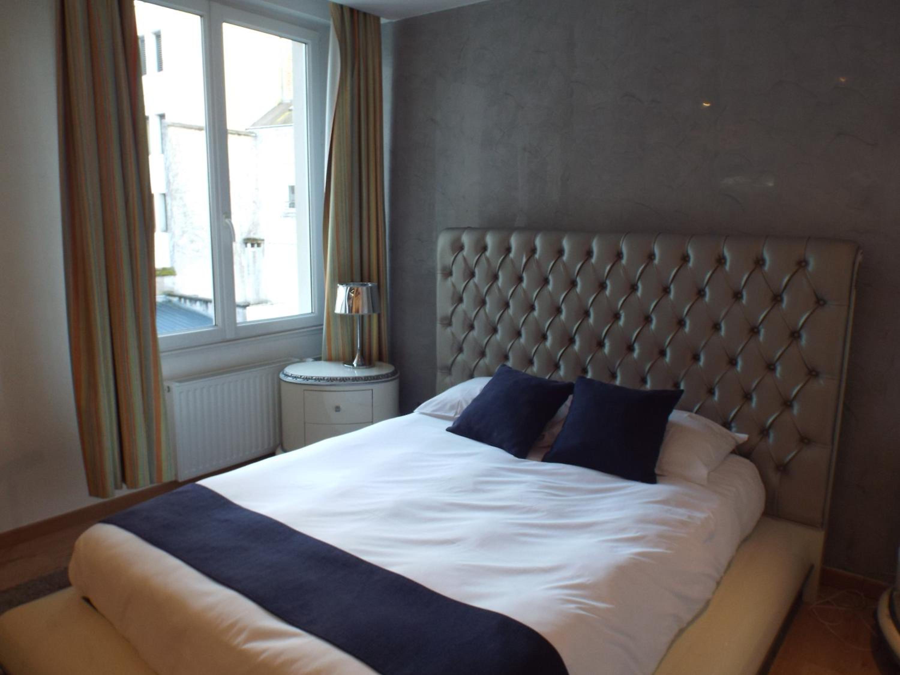 Superior Room with Bath - Photo 3