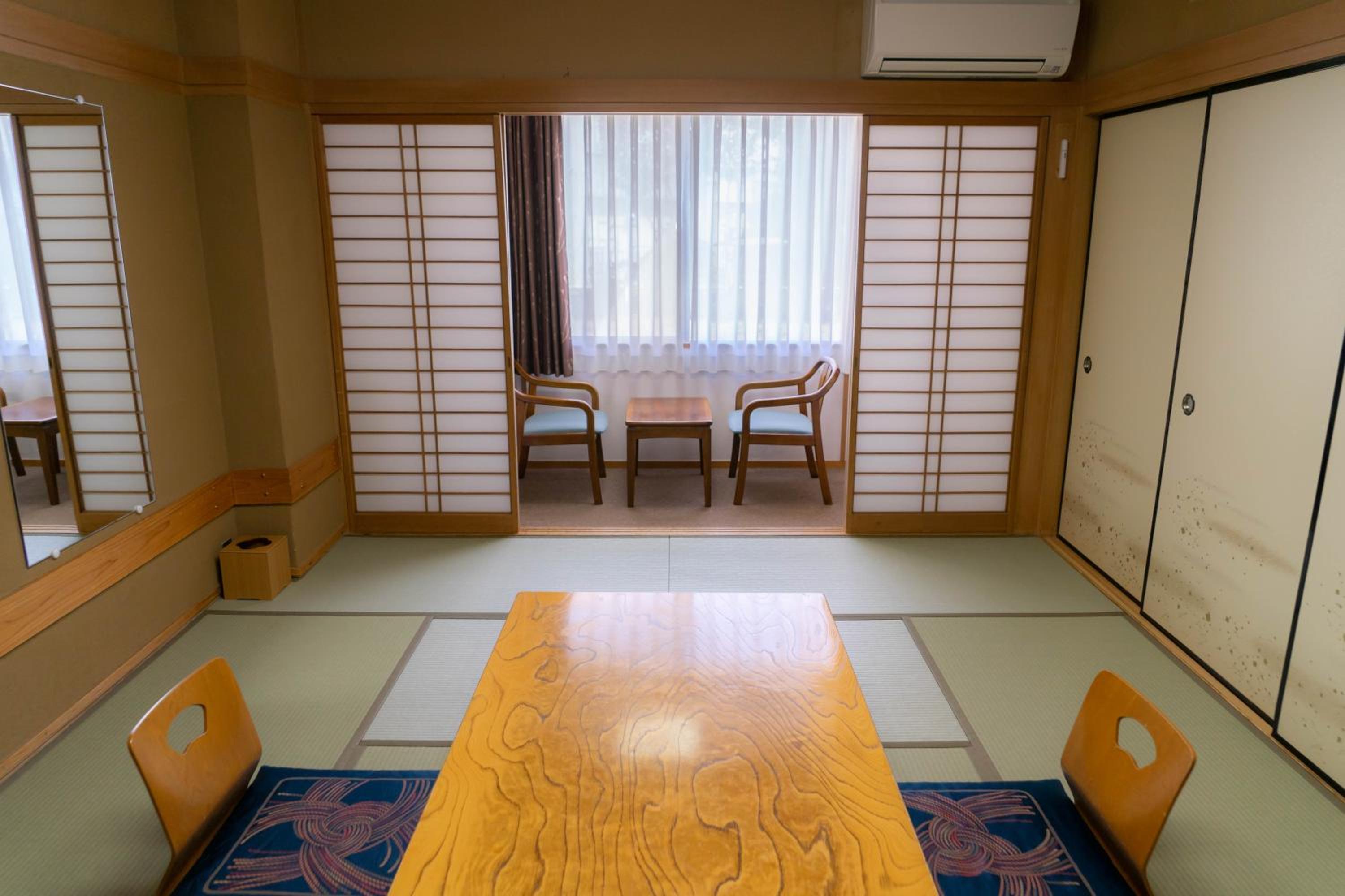 Standard Japanese-Style Room with Private Toilet (Shared Bathroom) photo 2