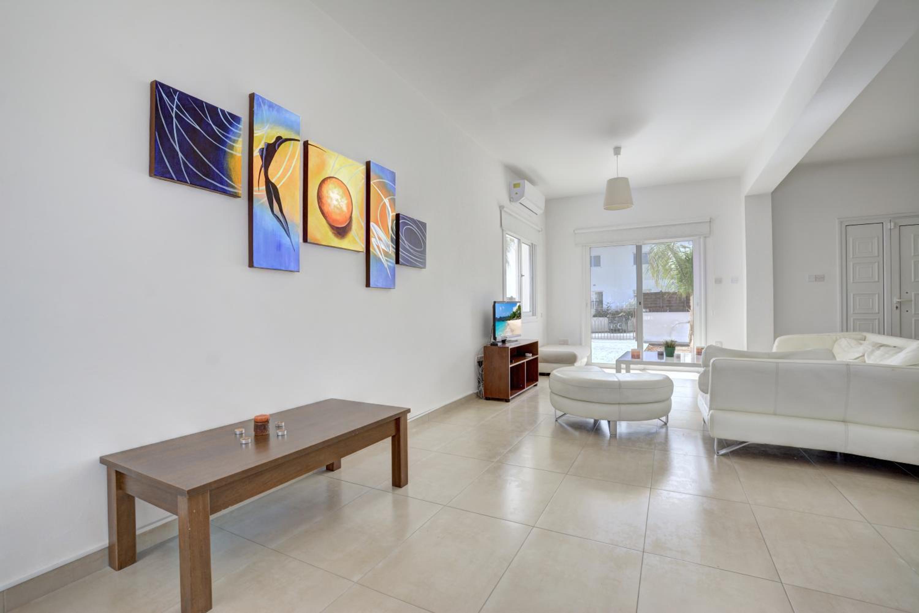 Villa - Photo 10