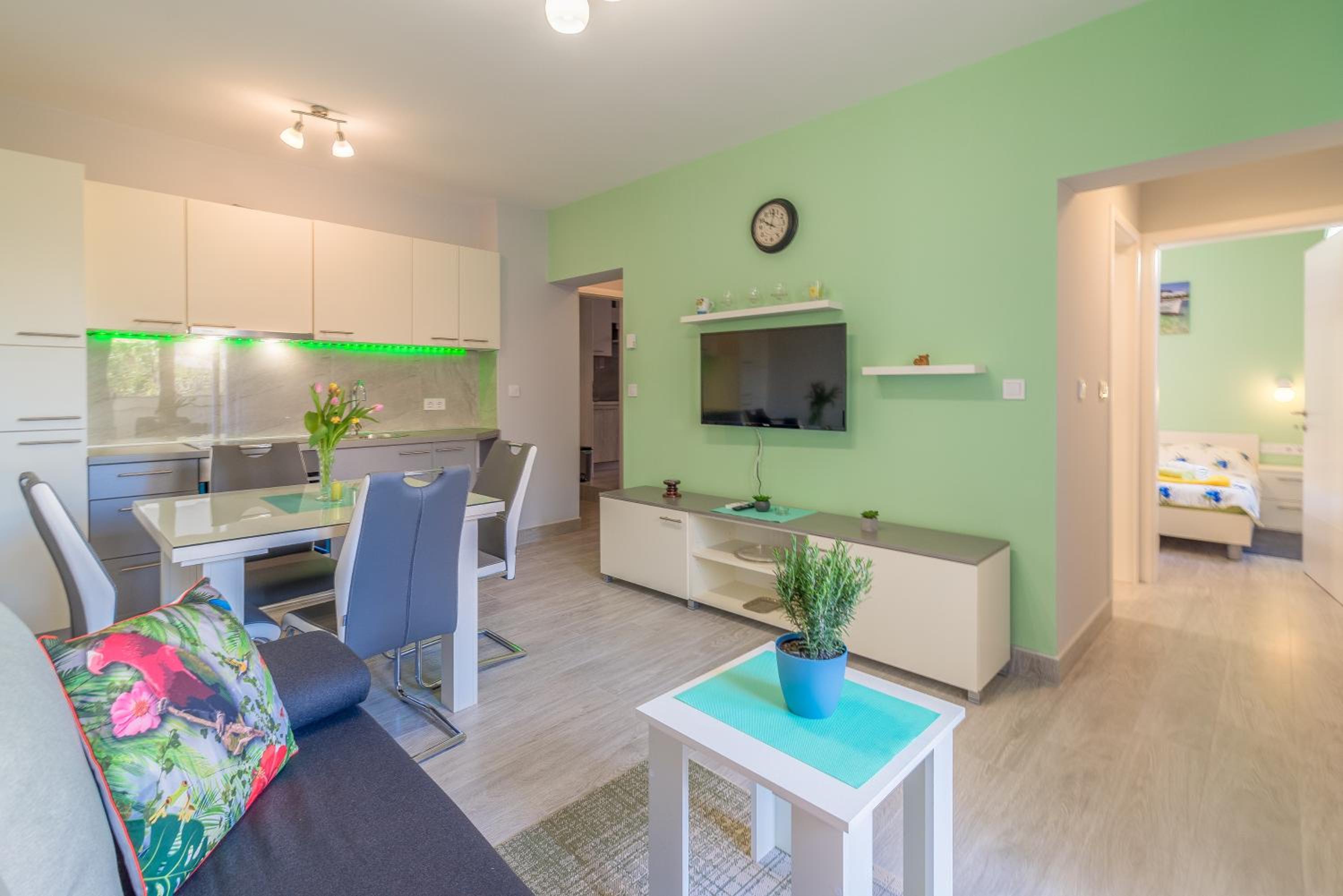 One-Bedroom Apartment