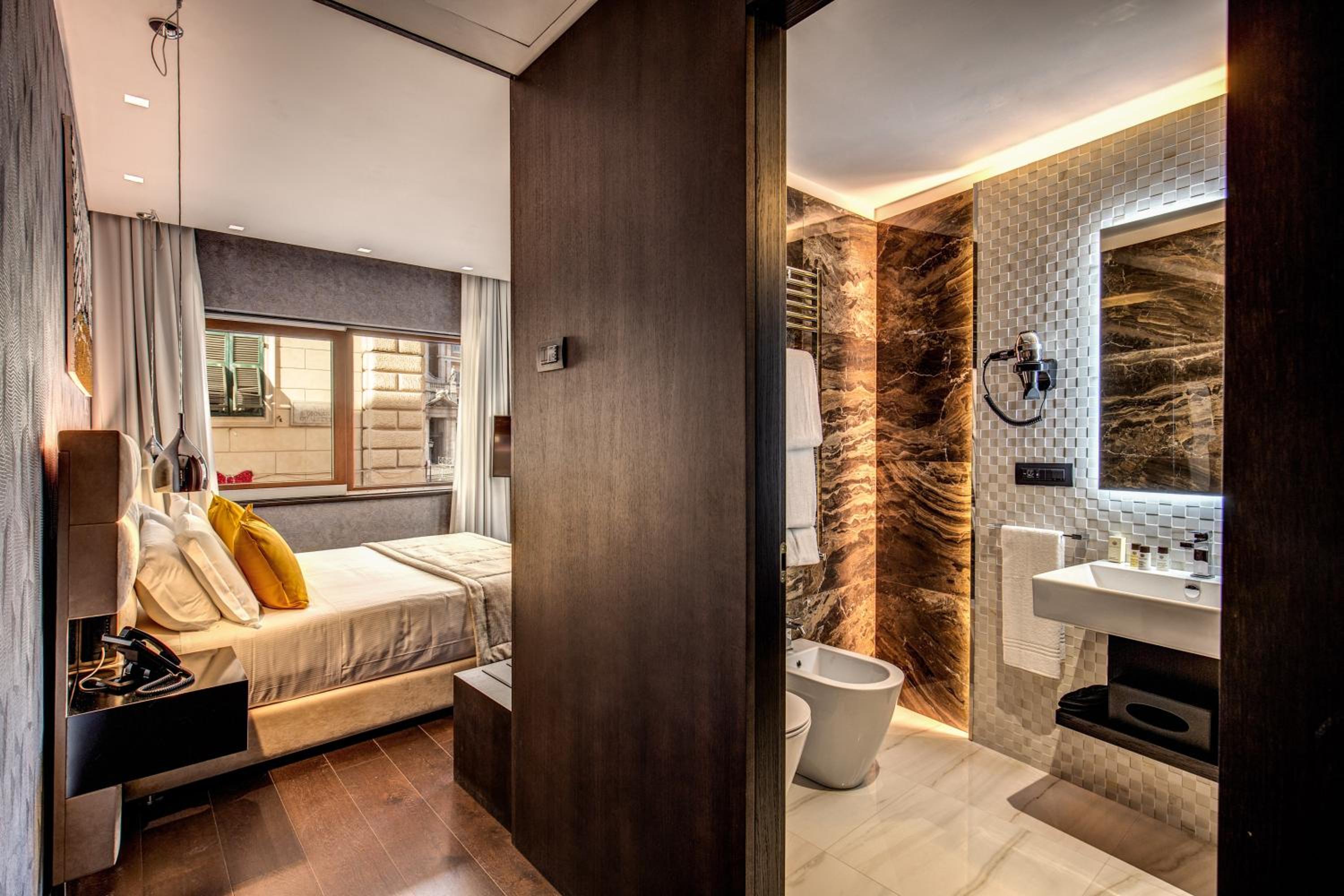 Deluxe Double or Twin Room photo 3