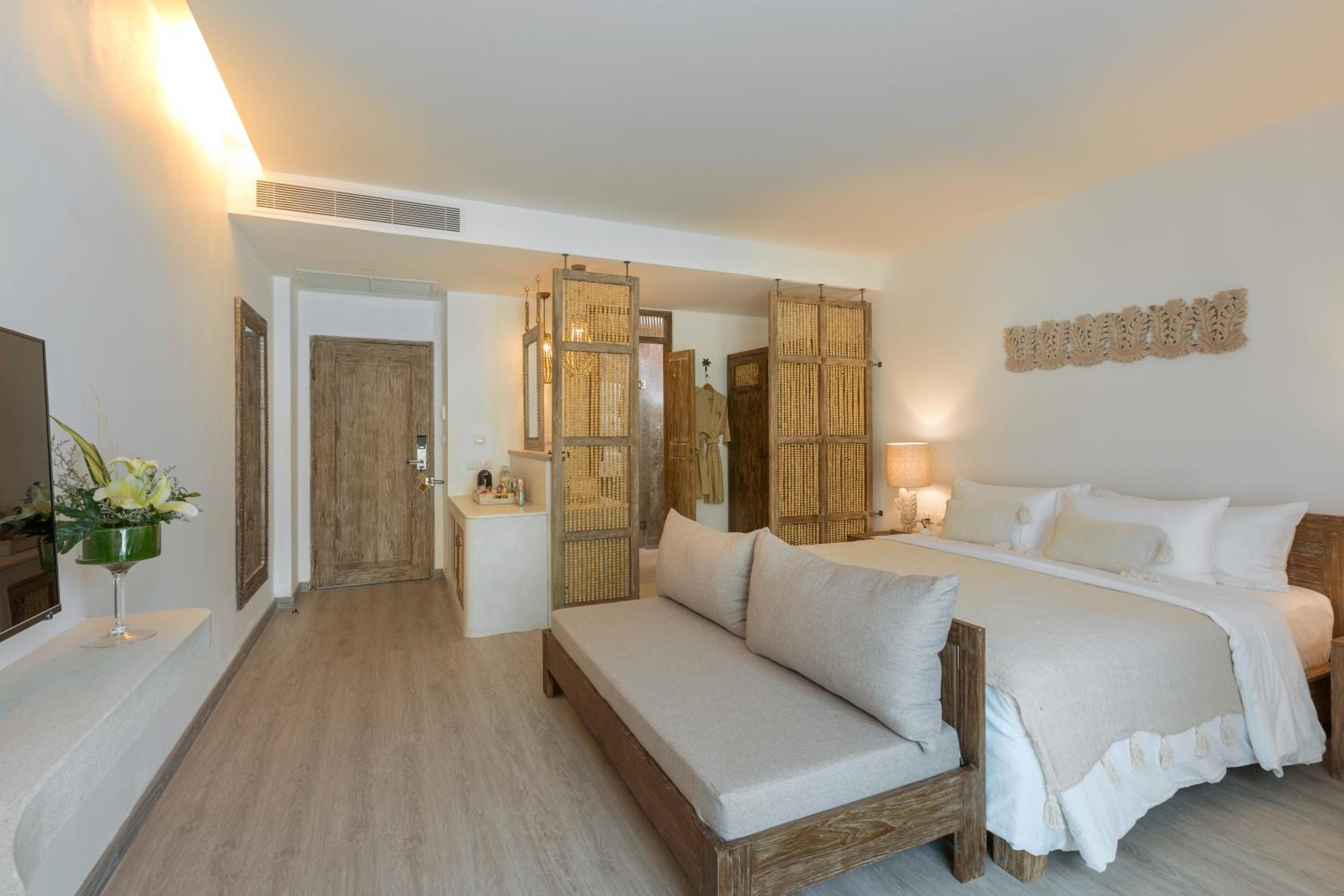 Deluxe Double or Twin Room with Balcony - Photo 7
