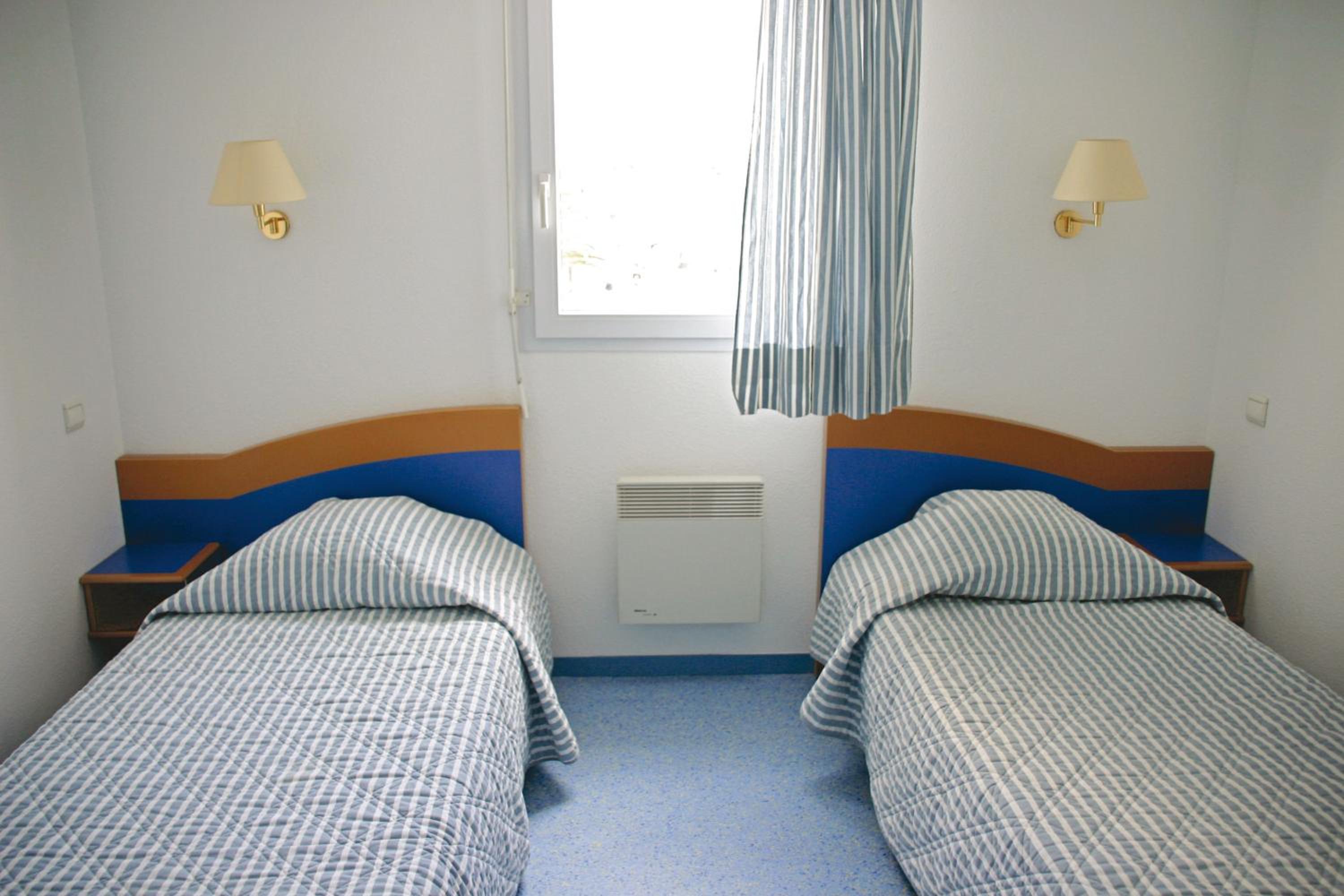 One-Bedroom Apartment - Photo 1