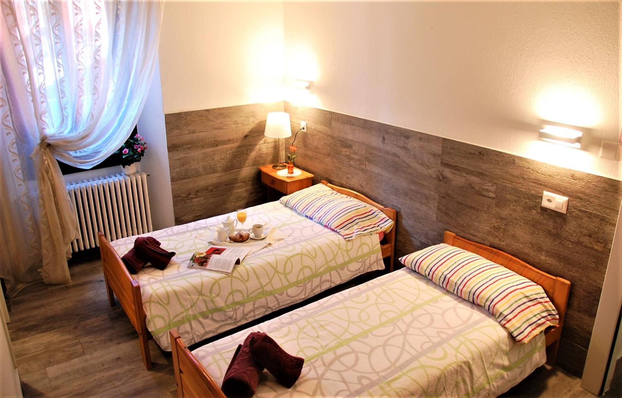 Quadruple Room - Photo 1