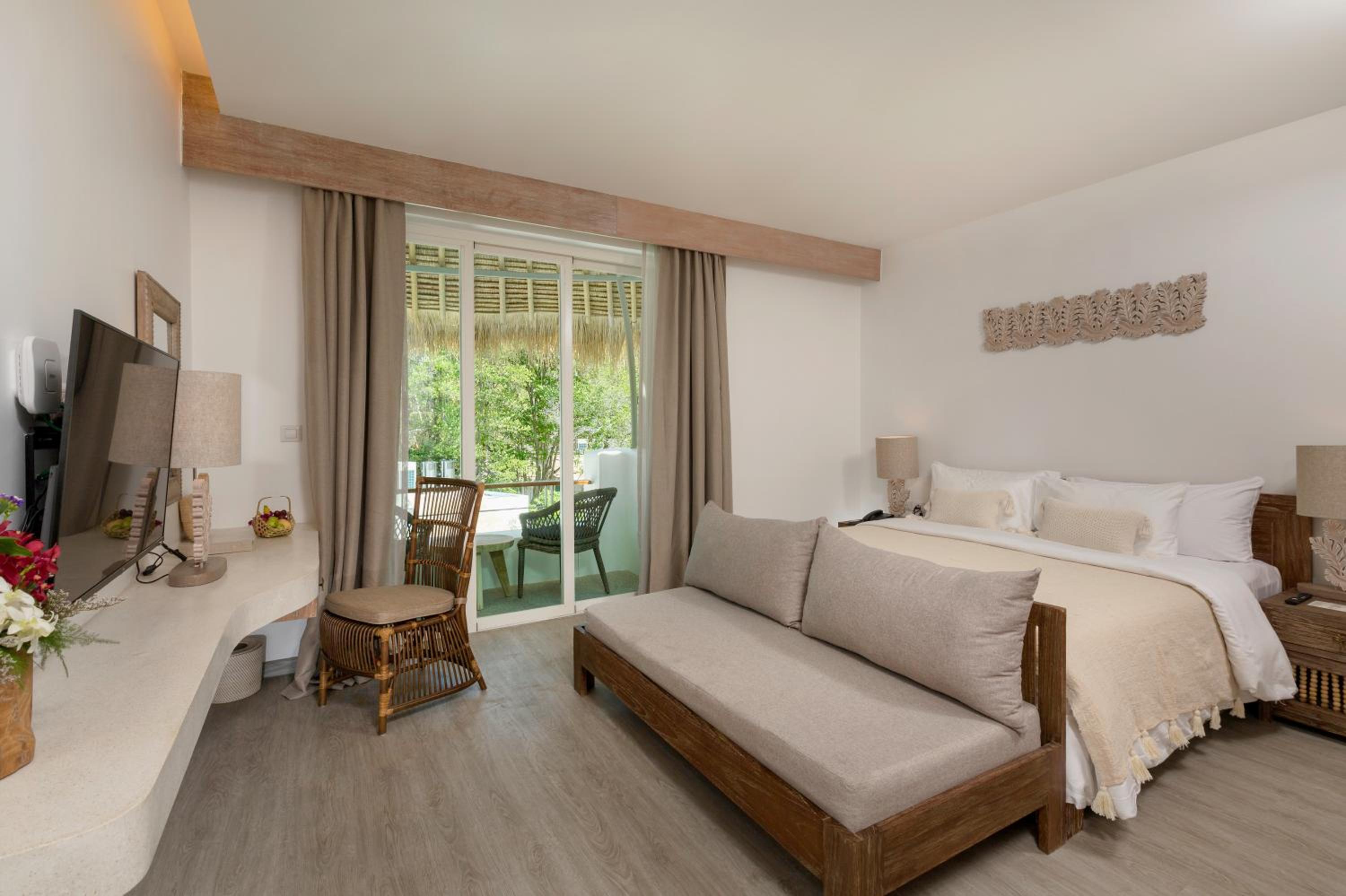 Deluxe Double or Twin Room with Balcony - Photo 8