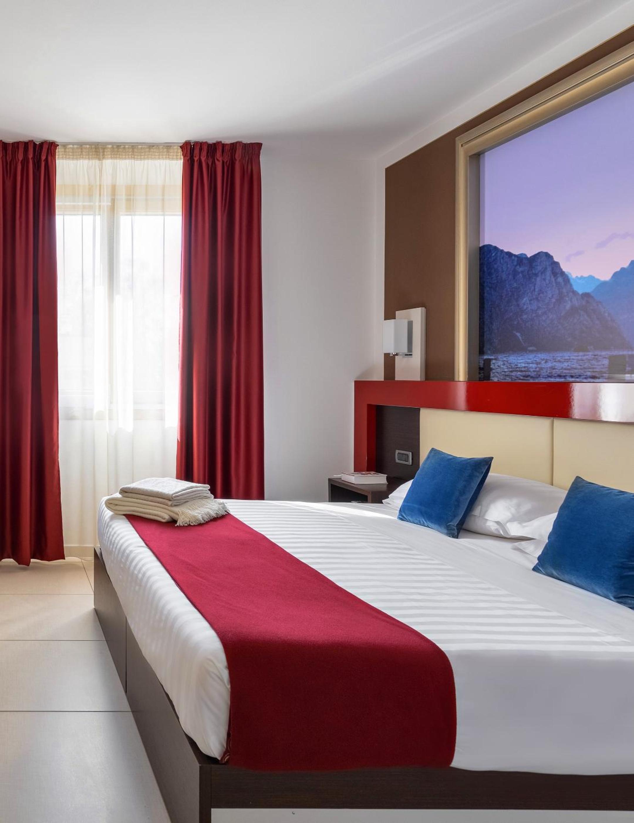 Double or Twin Room - Disability Access - Photo 3
