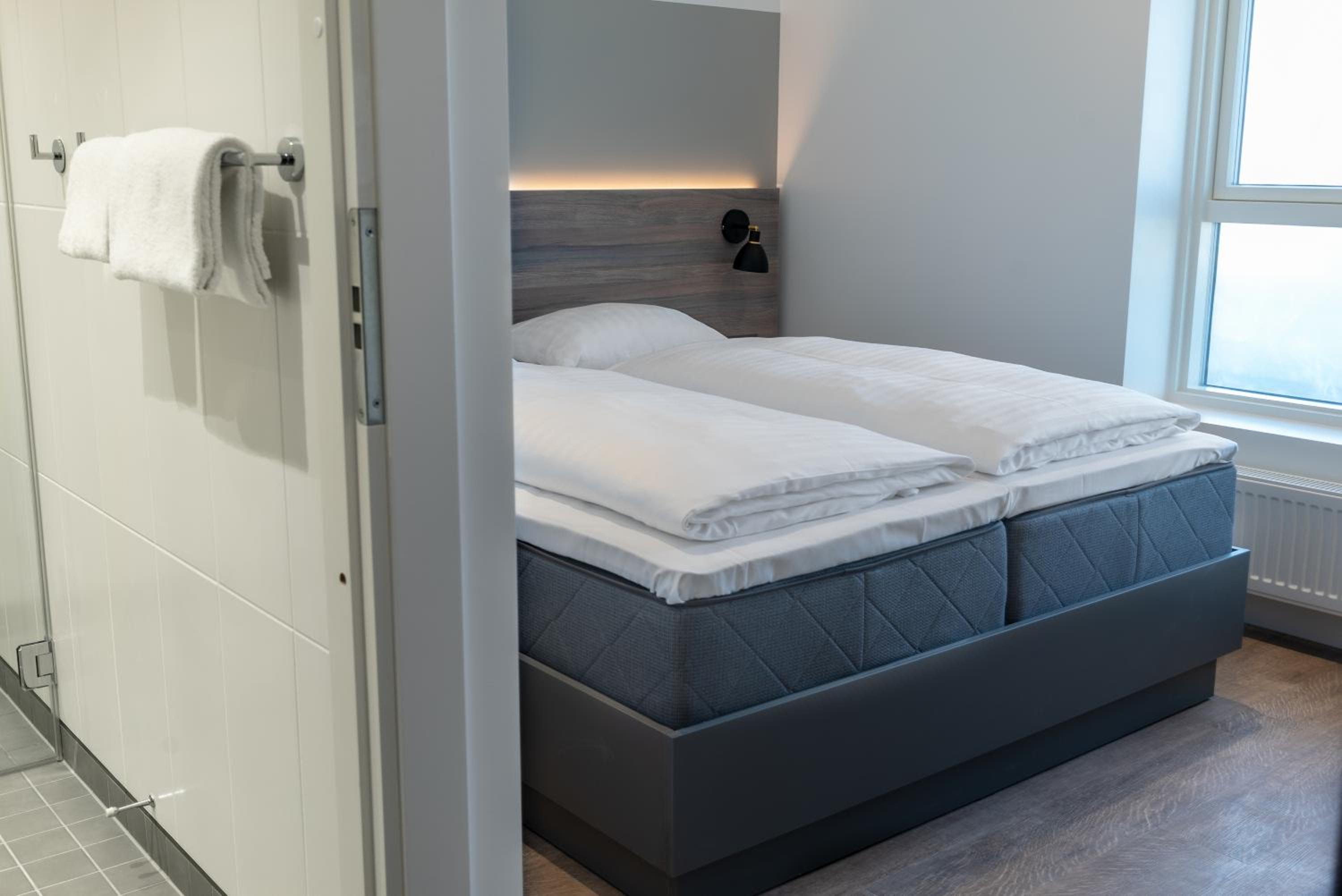 Superior Double Room thumbnail 5
