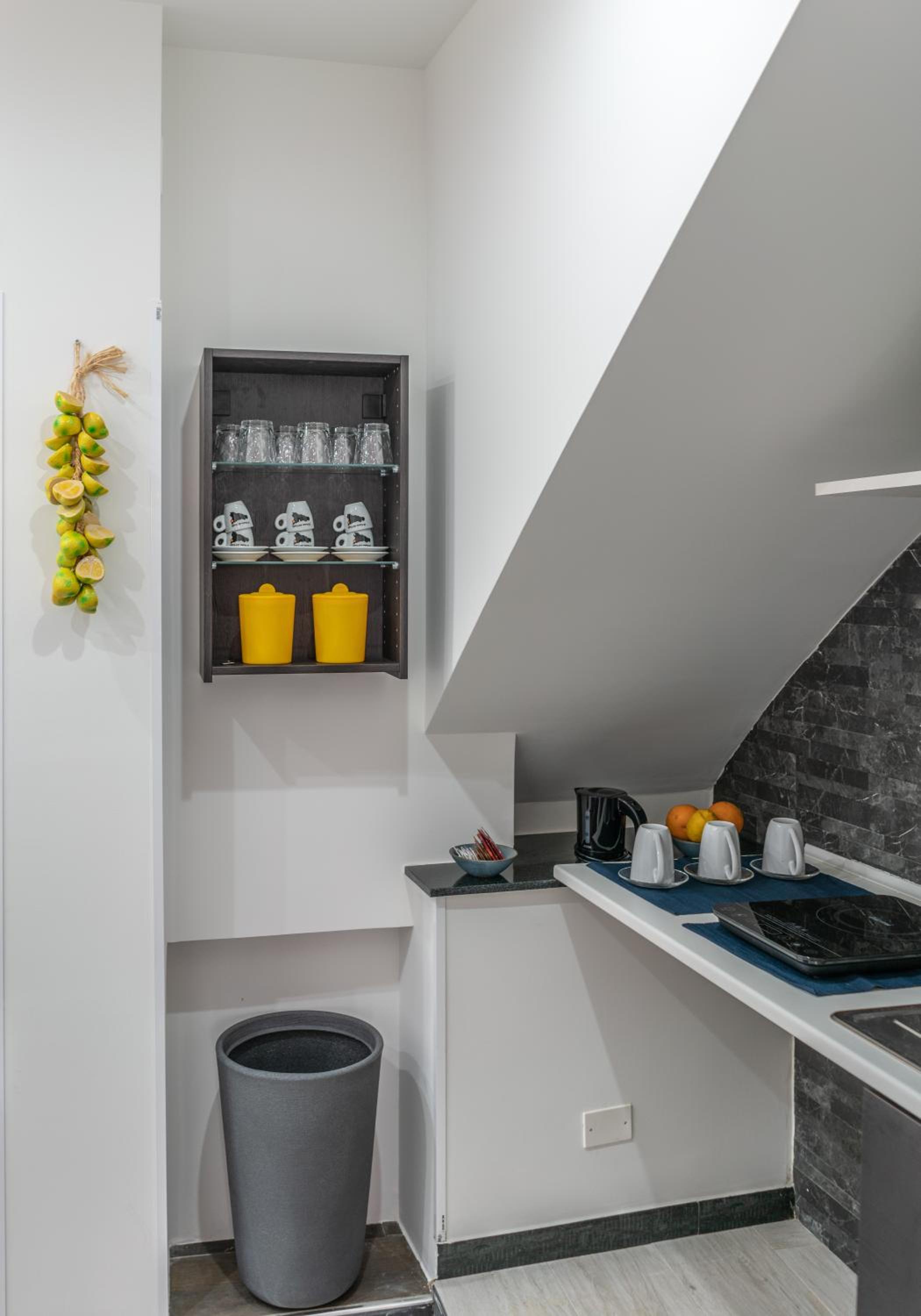 Quadruple Room with Private Bathroom - Photo 6