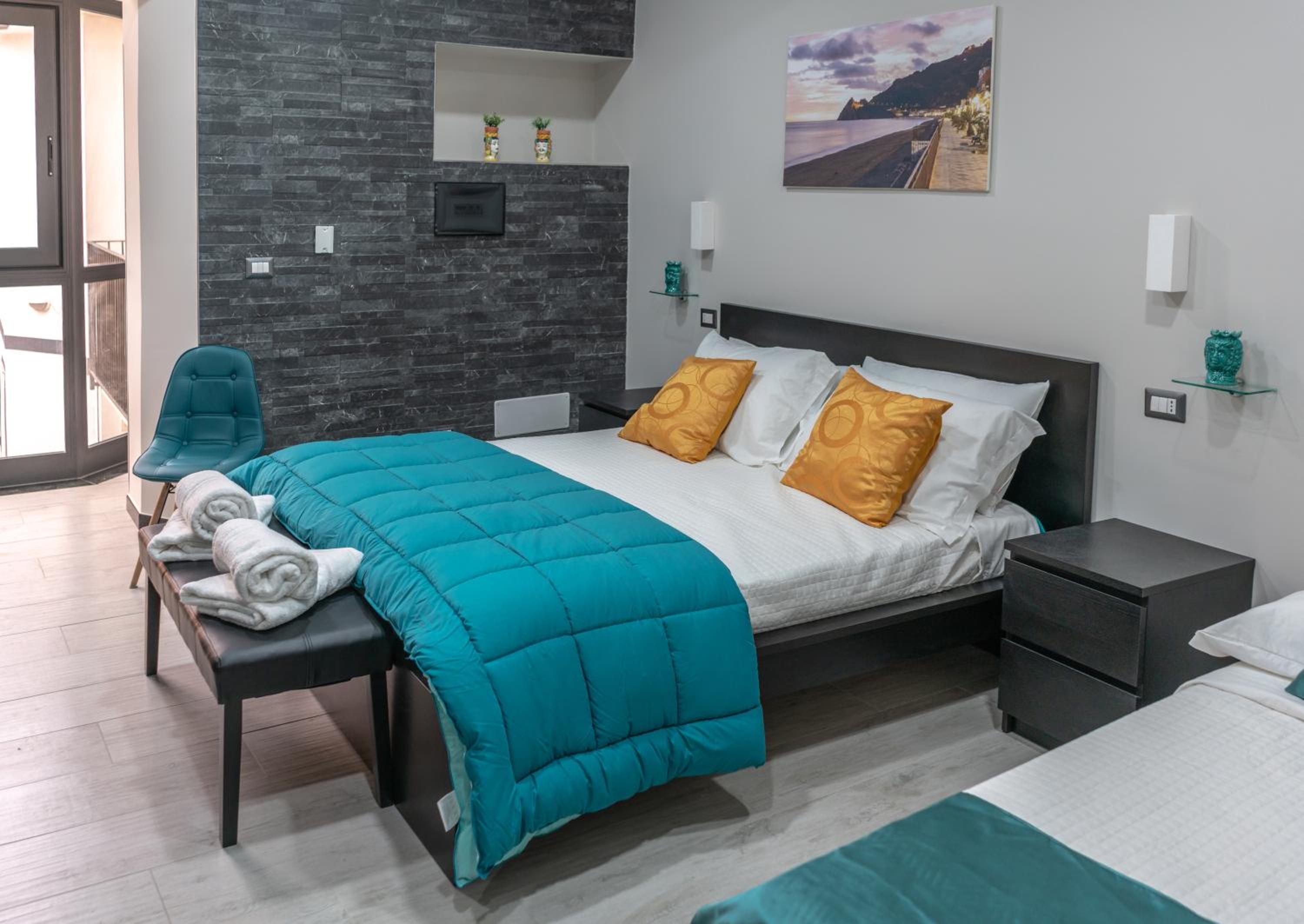 Quadruple Room with Private Bathroom - Photo 1