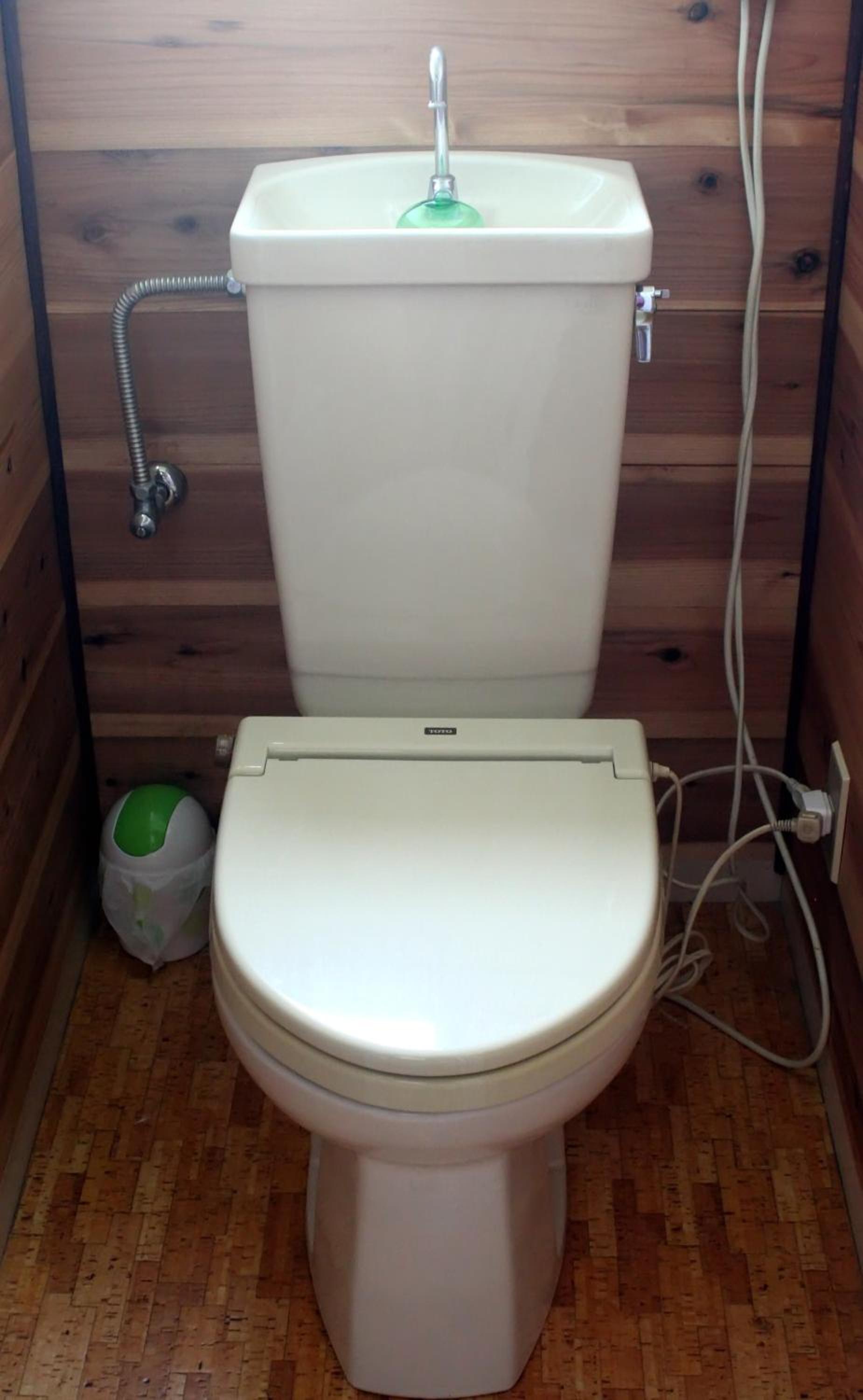 Twin Room with Shared Bathroom photo 2