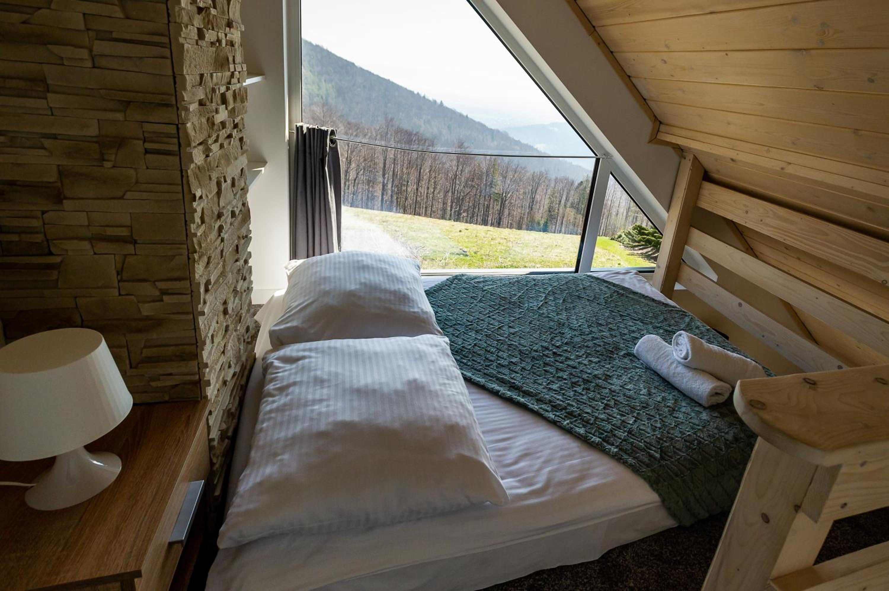 Two-Bedroom Apartment with Mountain View - Photo 20