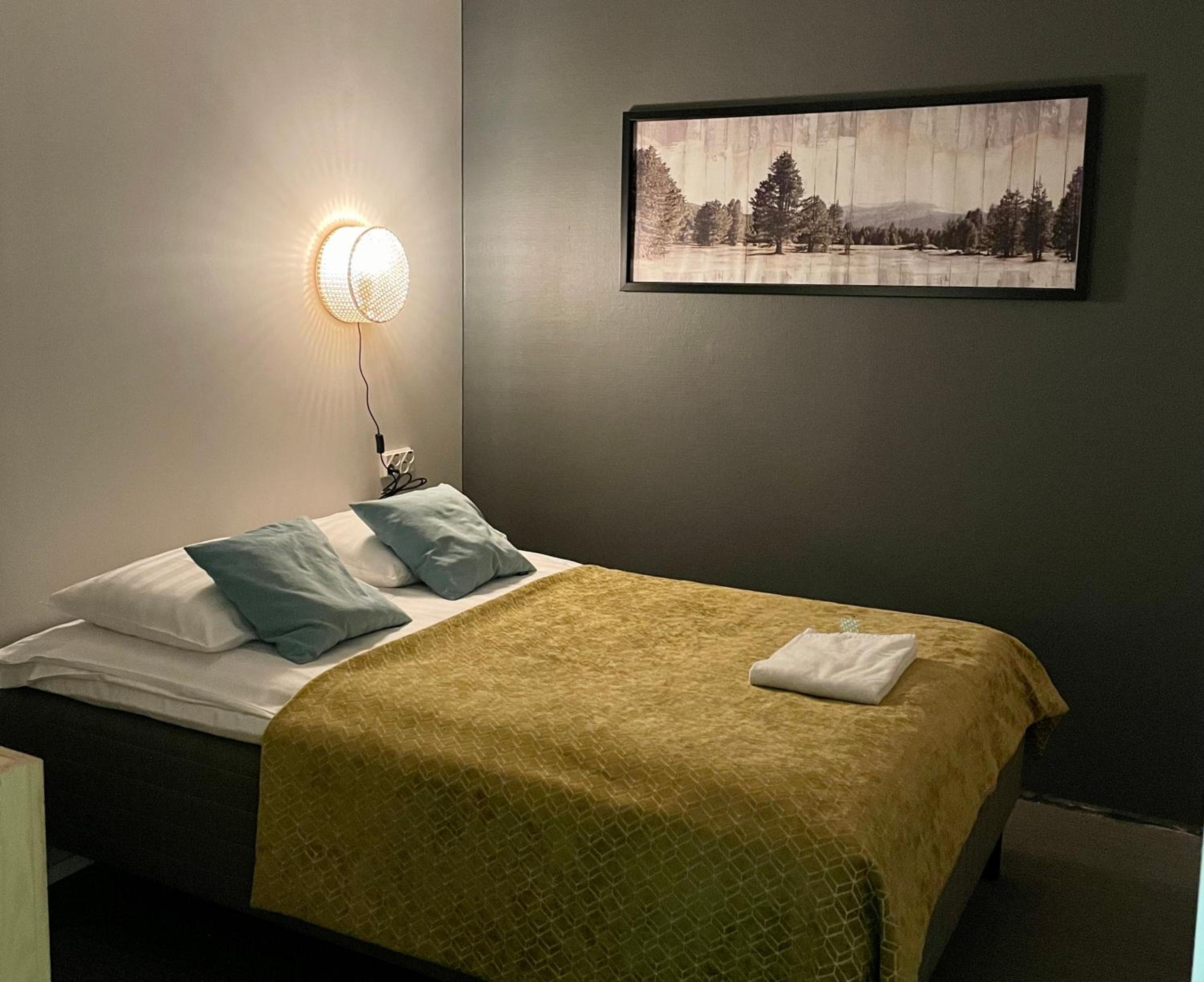 Budget Double Room with Shared Bathroom without window