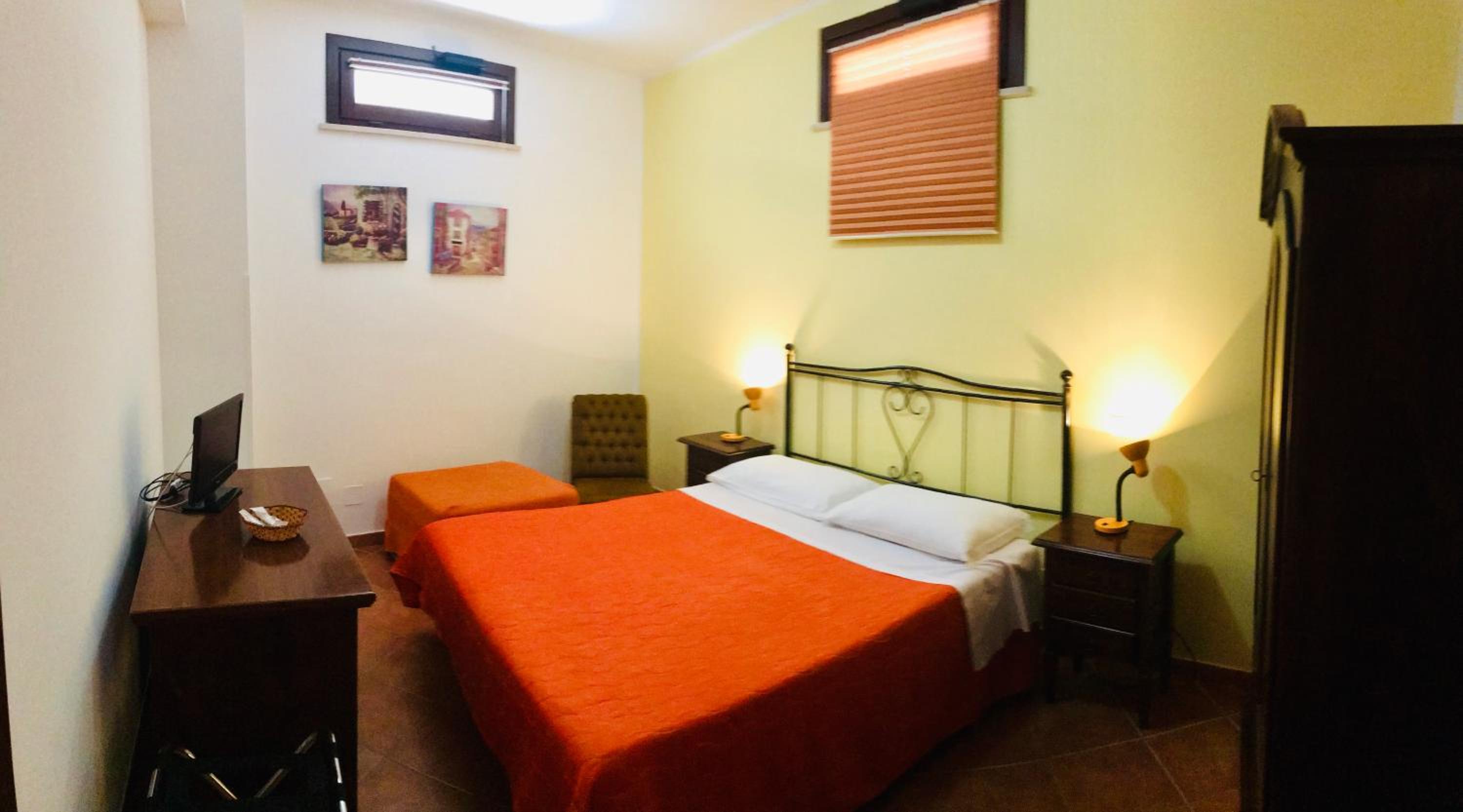 Double Room - Photo 6